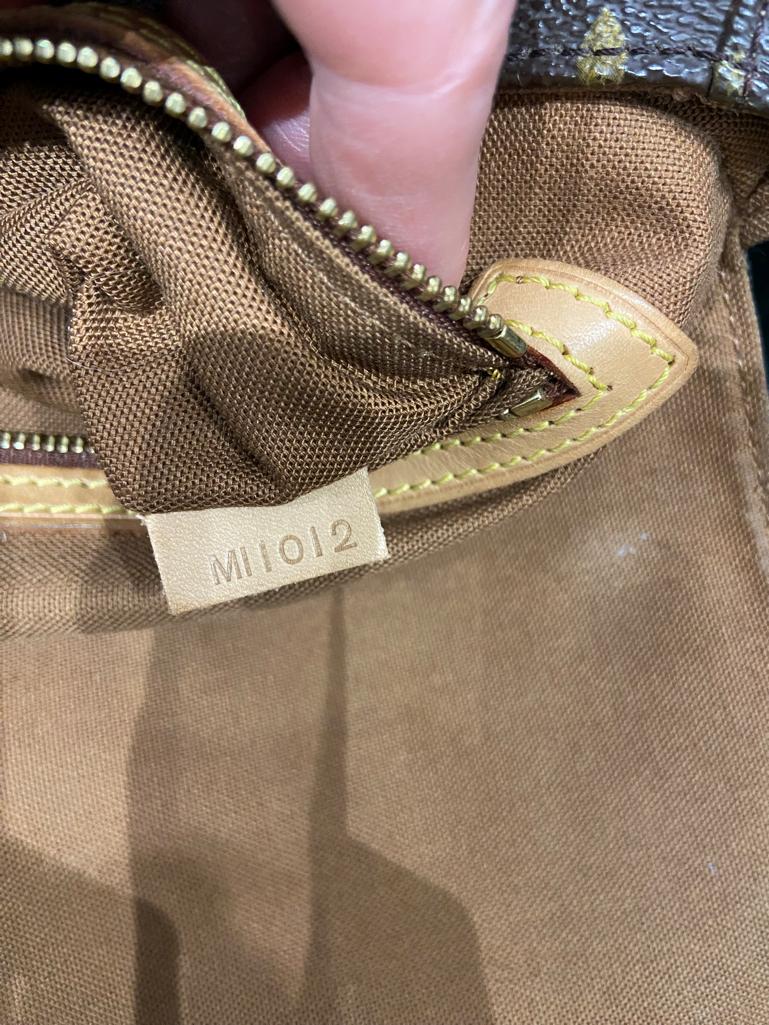 Looping bag with Monogram pattern Louis Vuitton ( Numbered) 1