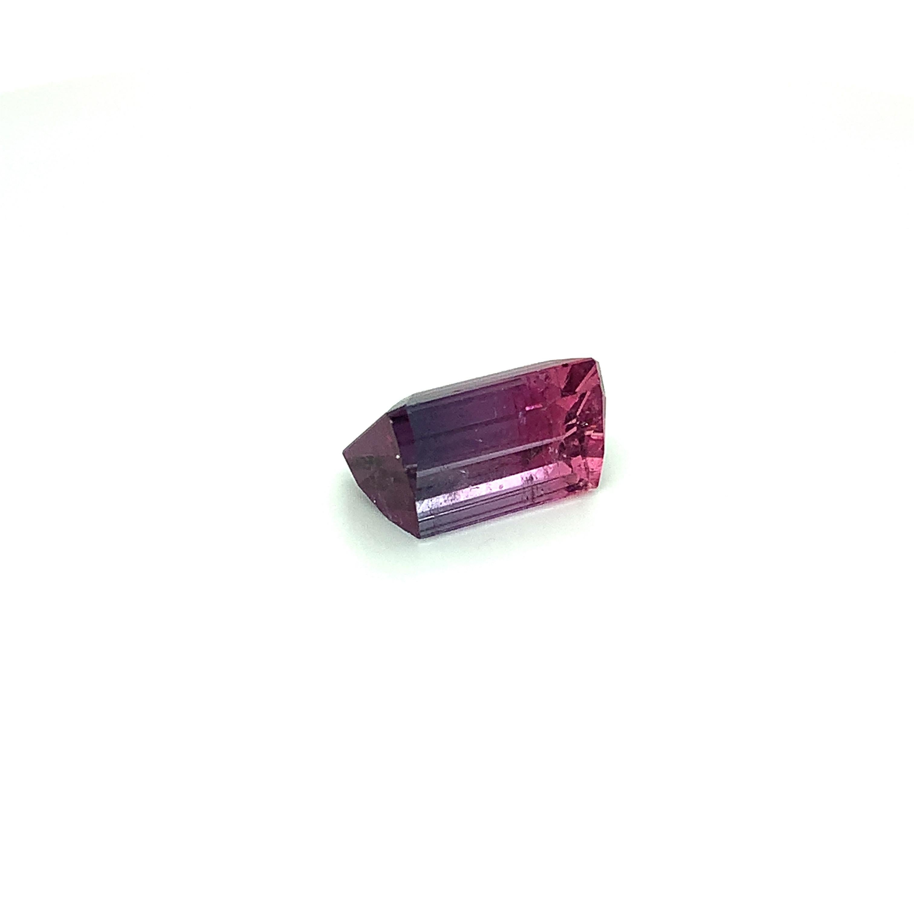 Artisan Bague ou pendentif en tourmaline rose violette partielle non sertie de 10,90 carats en vente