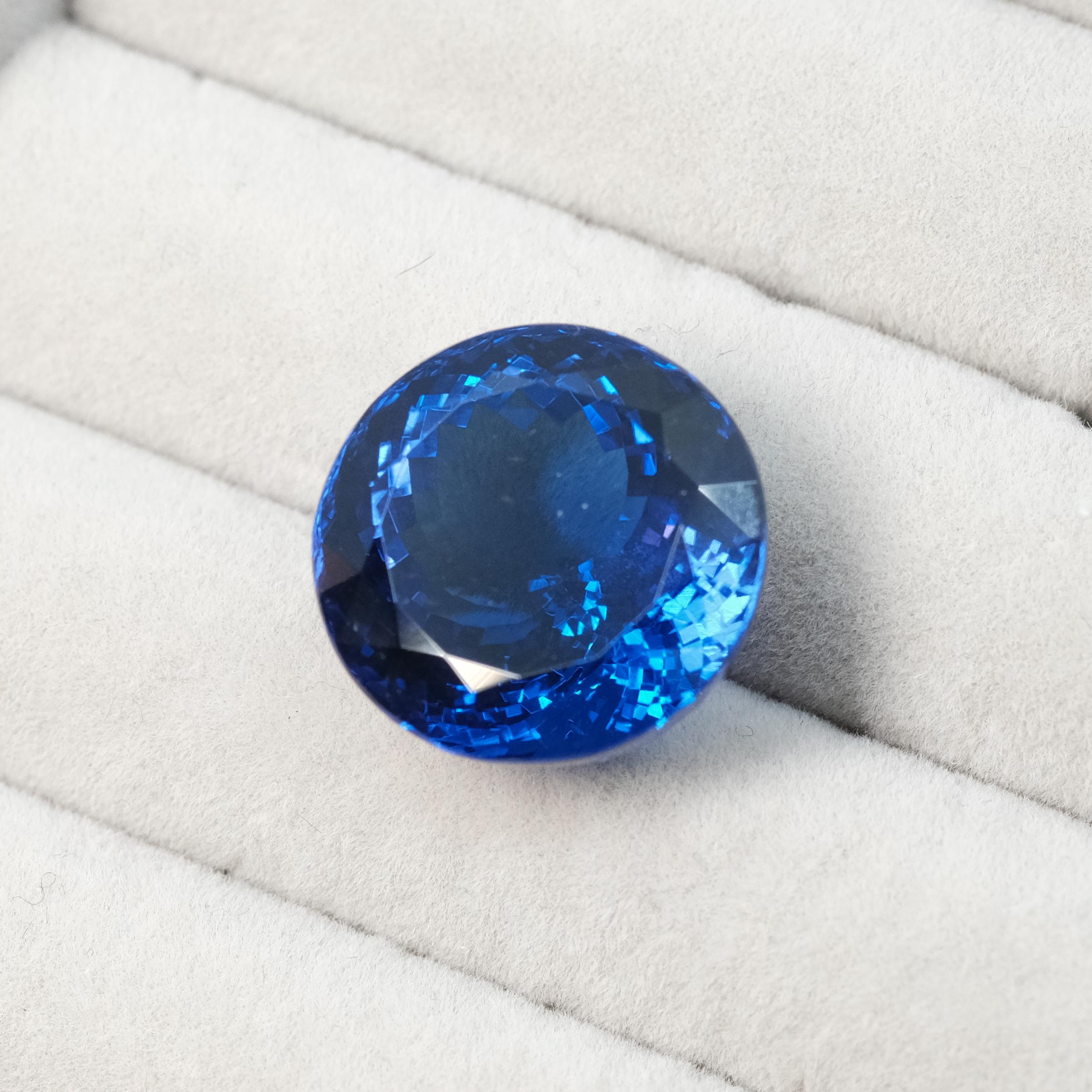 Loose 30.96ct Tanzanite In Excellent Condition For Sale In SYDNEY, AU