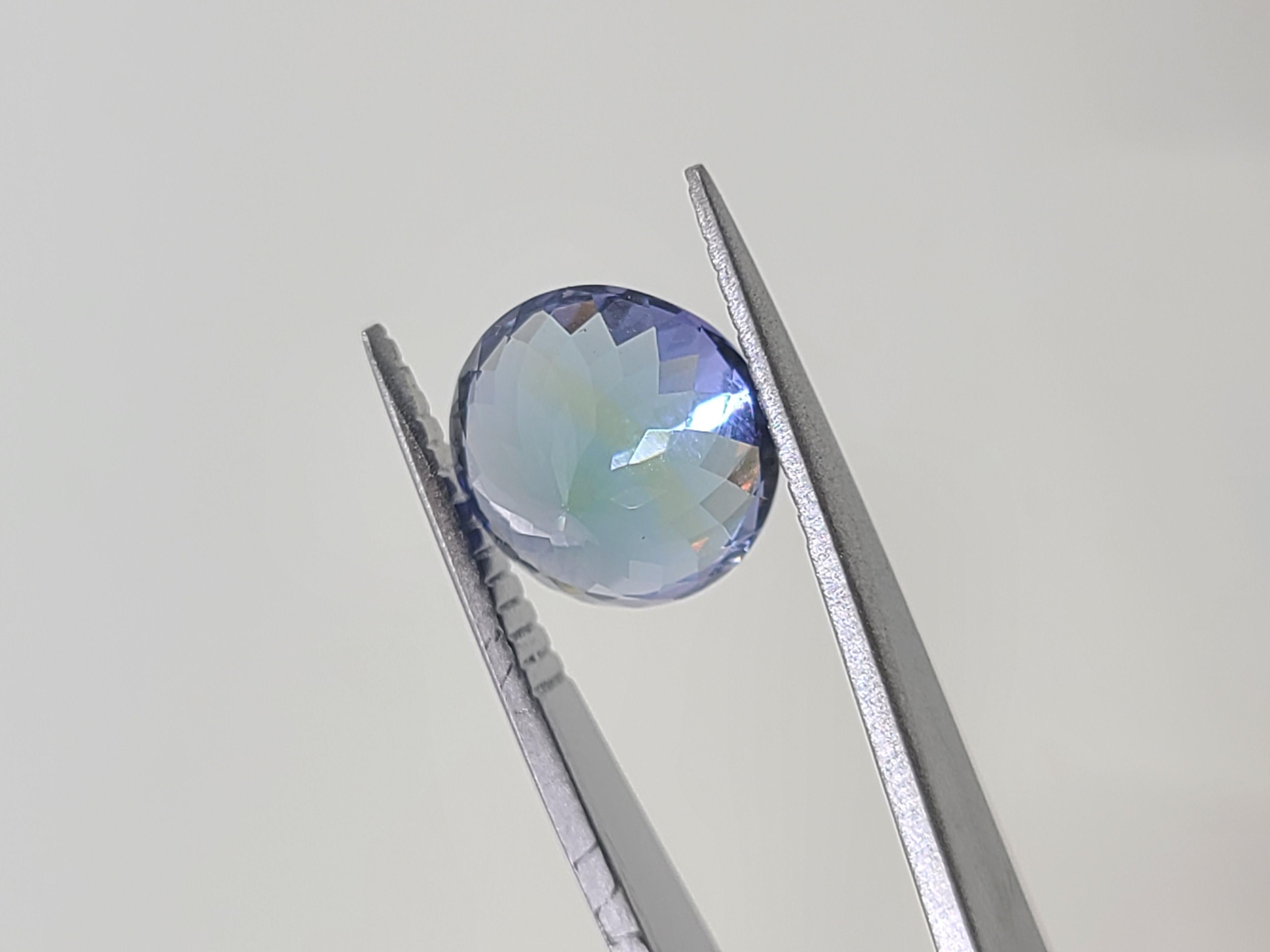 Tanzanite ronde à facettes de 5 carats de 10 mm, pierre unique non sertie Unisexe en vente