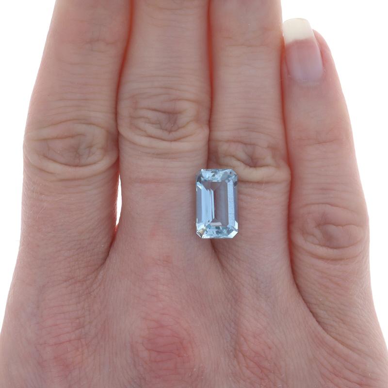 Loose Aquamarine - Emerald Cut 4.76ct Blue Solitaire In New Condition For Sale In Greensboro, NC