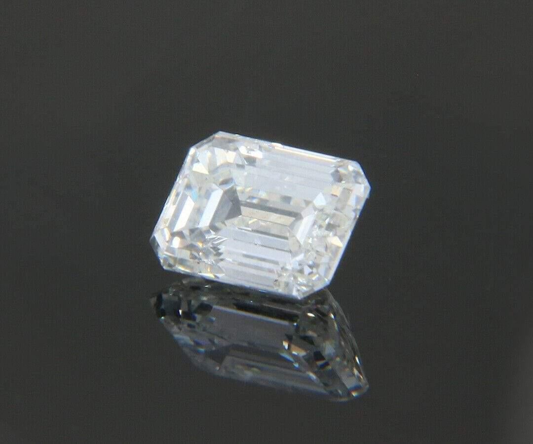 Women's Loose Diamond, Emerald Cut, 1.01ct, GIA Certified, H, VS2 For Sale