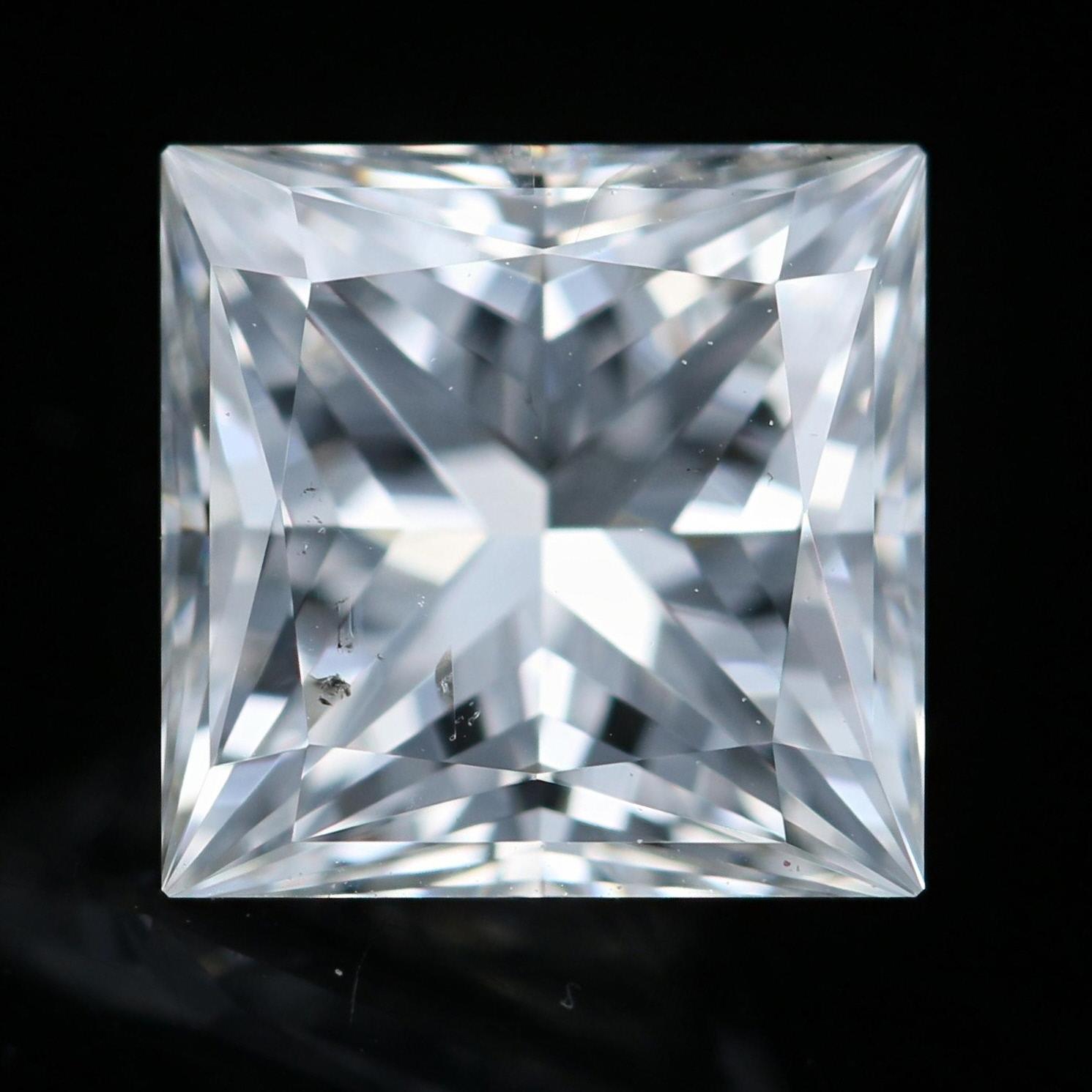 Weight: 1.49ct
Cut: Princess
Color: G
Clarity: SI2 
Dimensions (mm): 6.27 x 6.19 x 4.54 

GIA Report Number: 6204964182

Condition: New  

Please check out the enlarged pictures.

Thank you for taking the time to read our description. If you have