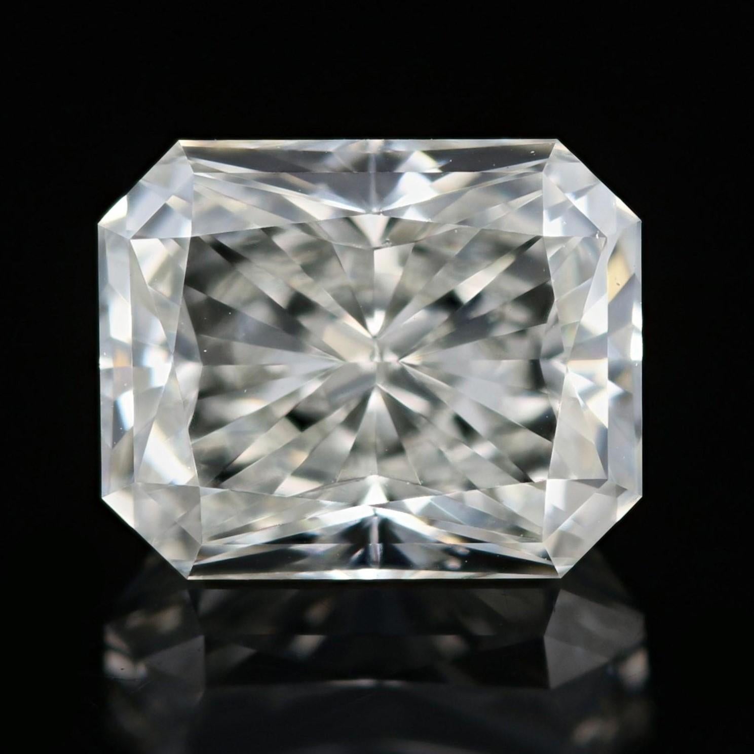 Shape/Cut: Radiant 
Clarity: VS2 
Color: I  
Dimensions (mm): 7.92 x 6.41 x 4.52 
Weight: 2.01ct  

GIA Report Number: 2151294033 

Condition: New  

Please check out the enlarged pictures.

Thank you for taking the time to read our description. If