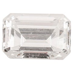 Loose emerald cut diamond
