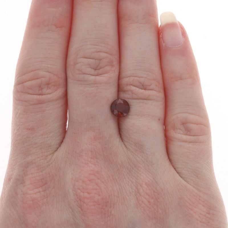 Round Cut Loose Garnet - Round 1.37ct Red Solitaire For Sale