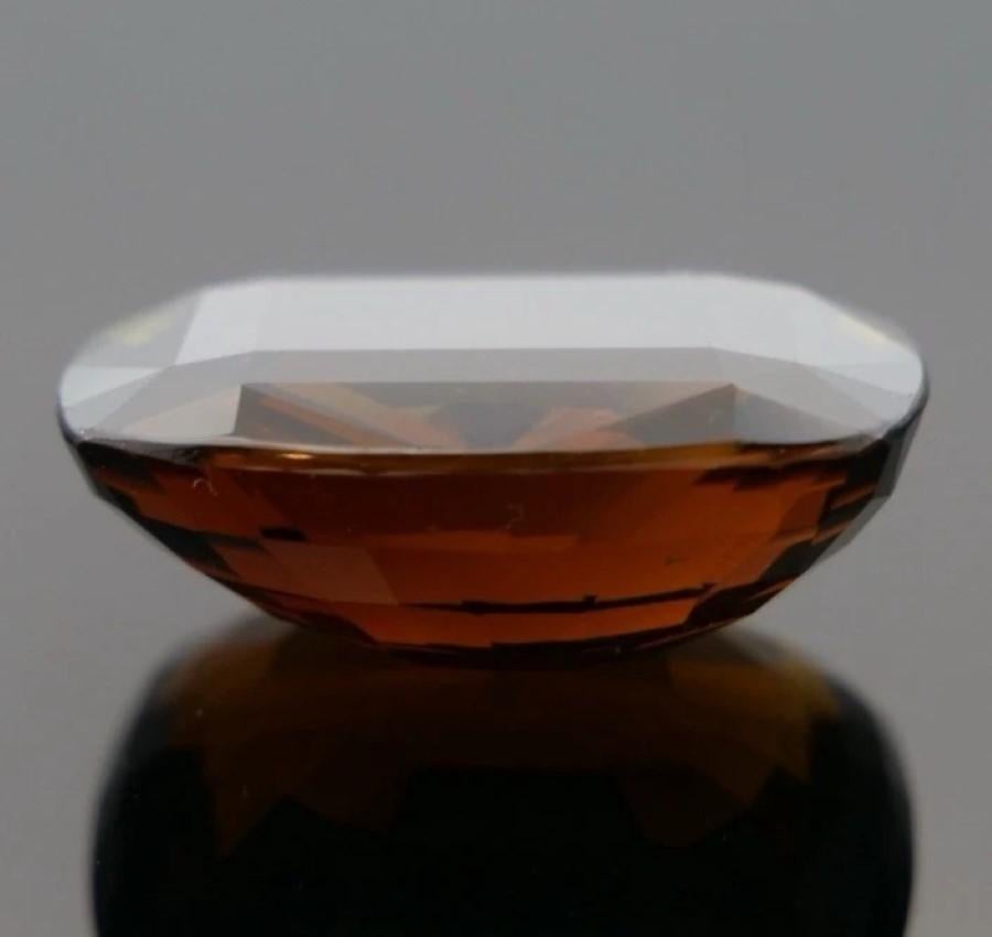 Loose Natural Chrysoberyl Elongated Cushion Greenish Brown 44.09 Carats Corte cojín en venta