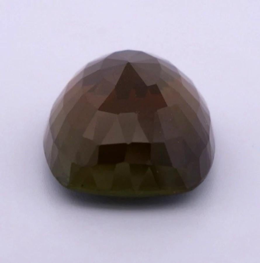 Loose Natural Chrysoberyl Elongated Cushion Greenish Brown 44.09 Carats en venta 1