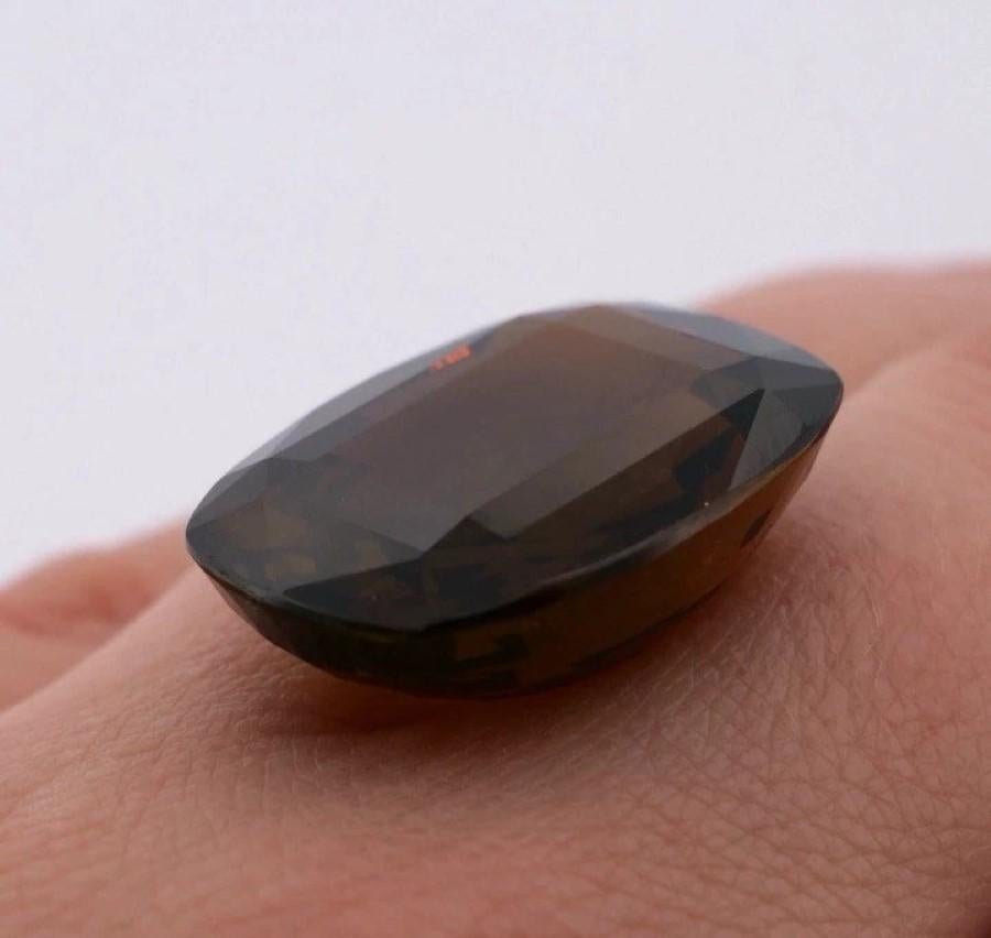 Loose Natural Chrysoberyl Elongated Cushion Greenish Brown 44.09 Carats en venta 3