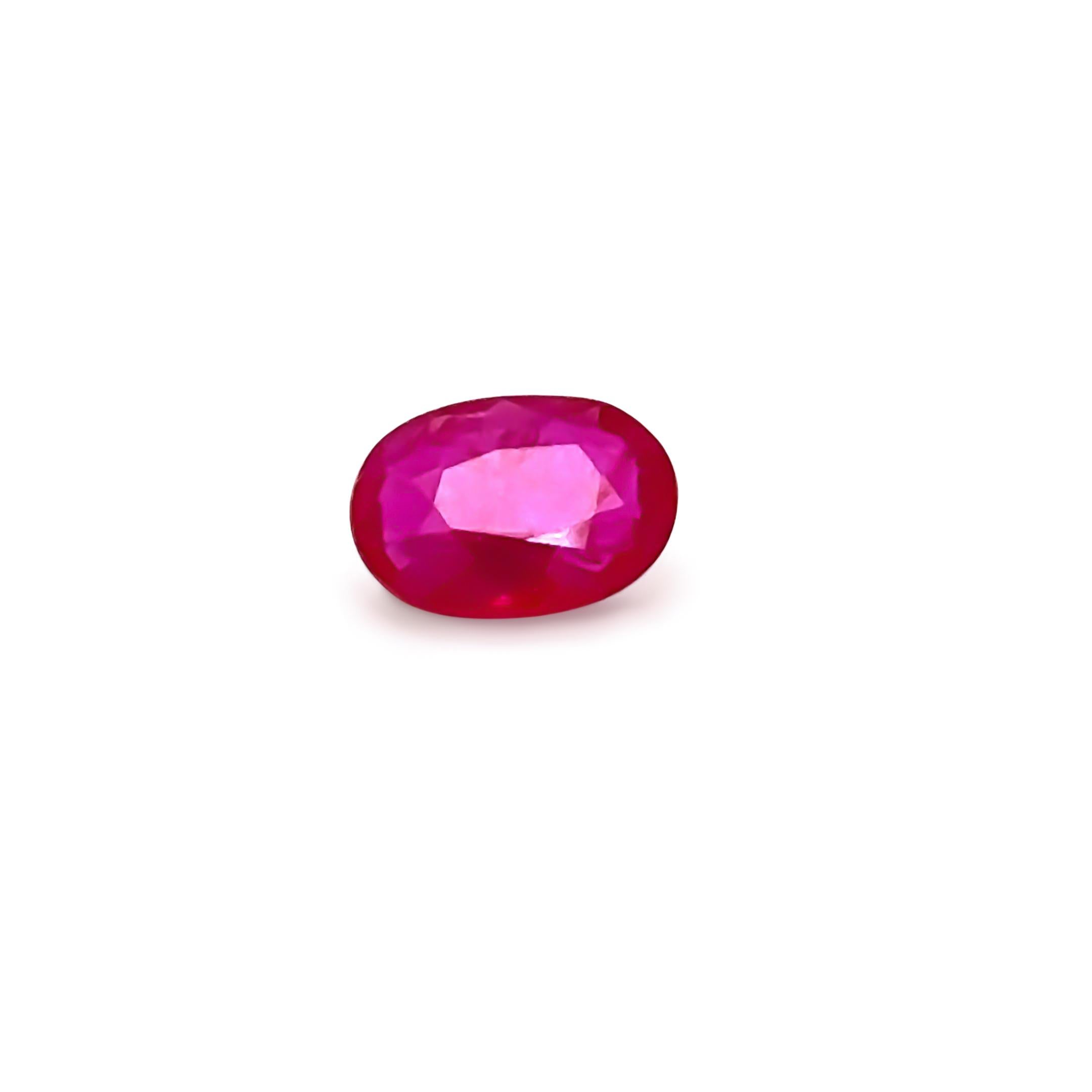 Ein loser, natürlicher, ovaler Rubin im Mischschliff, von rosaroter Farbe, transparent mit natürlichen Einschlüssen und einem Gesamtkaratgewicht von 1,13ct.

Metall: N/A
Karat: 1,13ct
Farbe: Rosa-Rot
Klarheit: N/A
Schliff: Oval gemischter