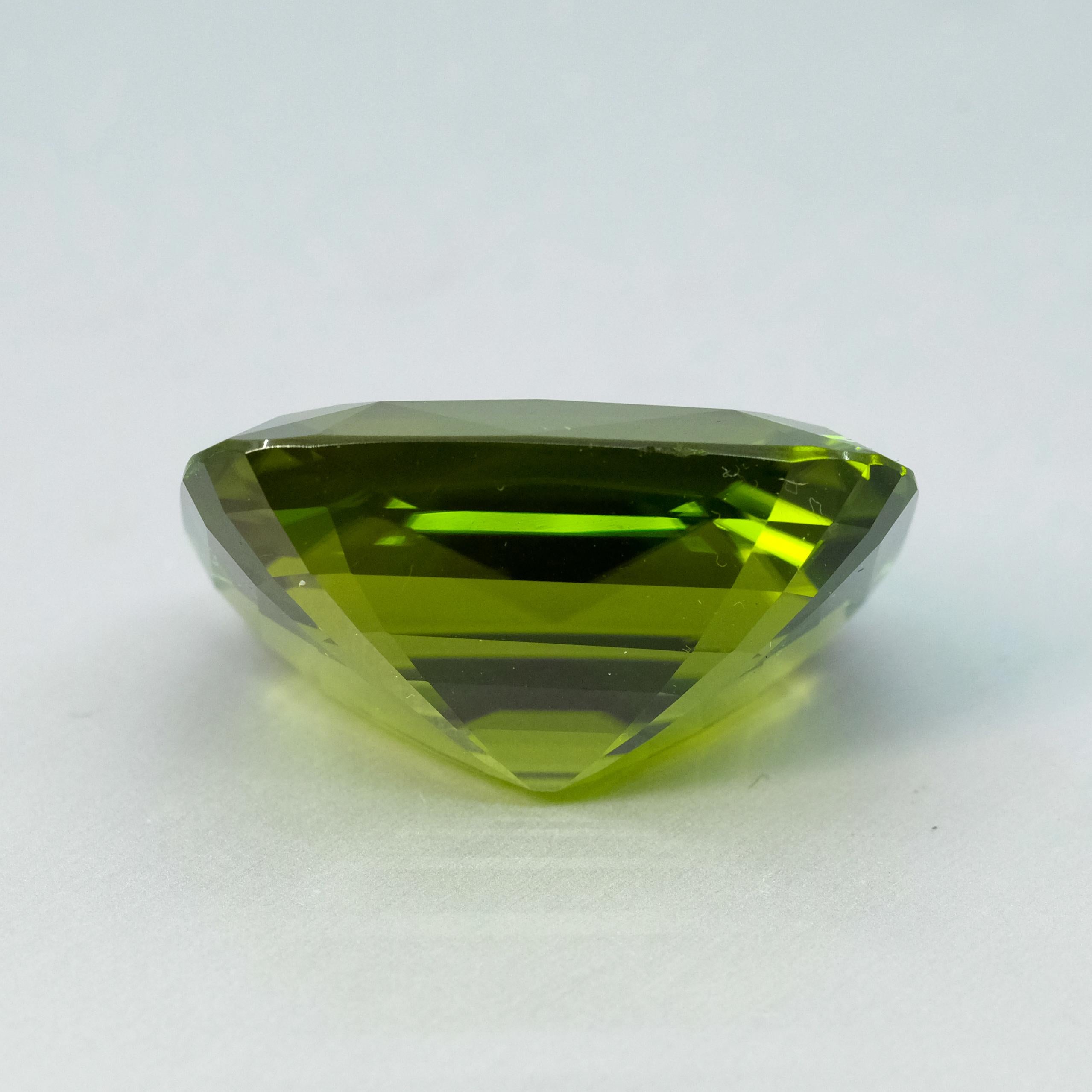 Péridot en vrac - Taille coussin - 62,50ct Unisexe en vente