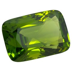 Loose Peridot - Cushion cut - 62.50ct