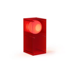 LOP Small Rectangle Red von BằNG – Ein Objekt, das alles andere als langweilig ist