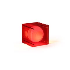 LOP Small Square Red von BằNG – Ein Objekt, das alles andere als langweilig ist
