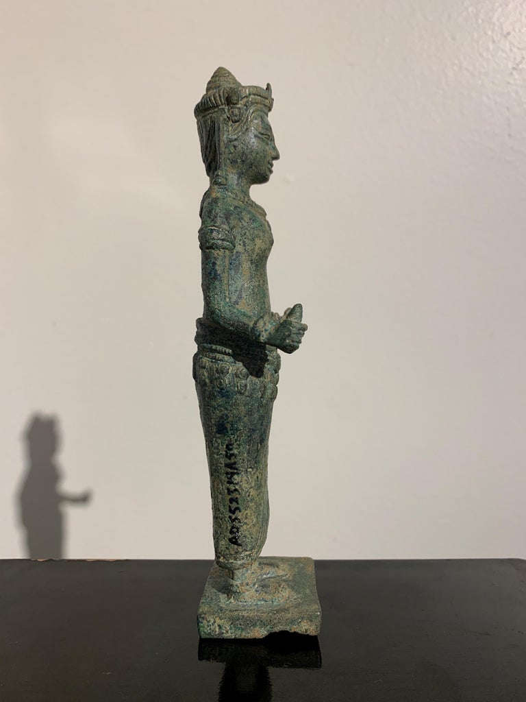 Lopburi Style Cast Bronze Figure of Uma, 13th-14th Century, Thailand In Good Condition For Sale In Austin, TX