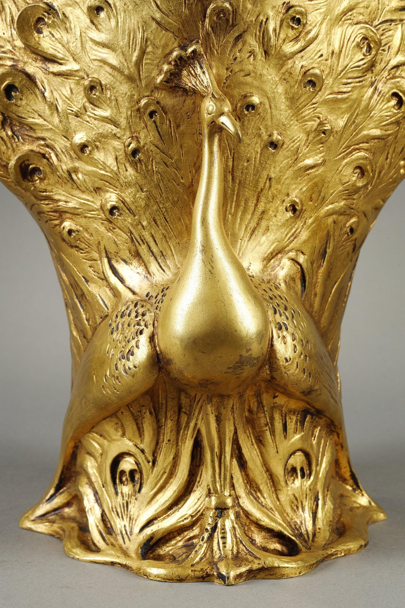Vaso a forma di pavone in vendita 6