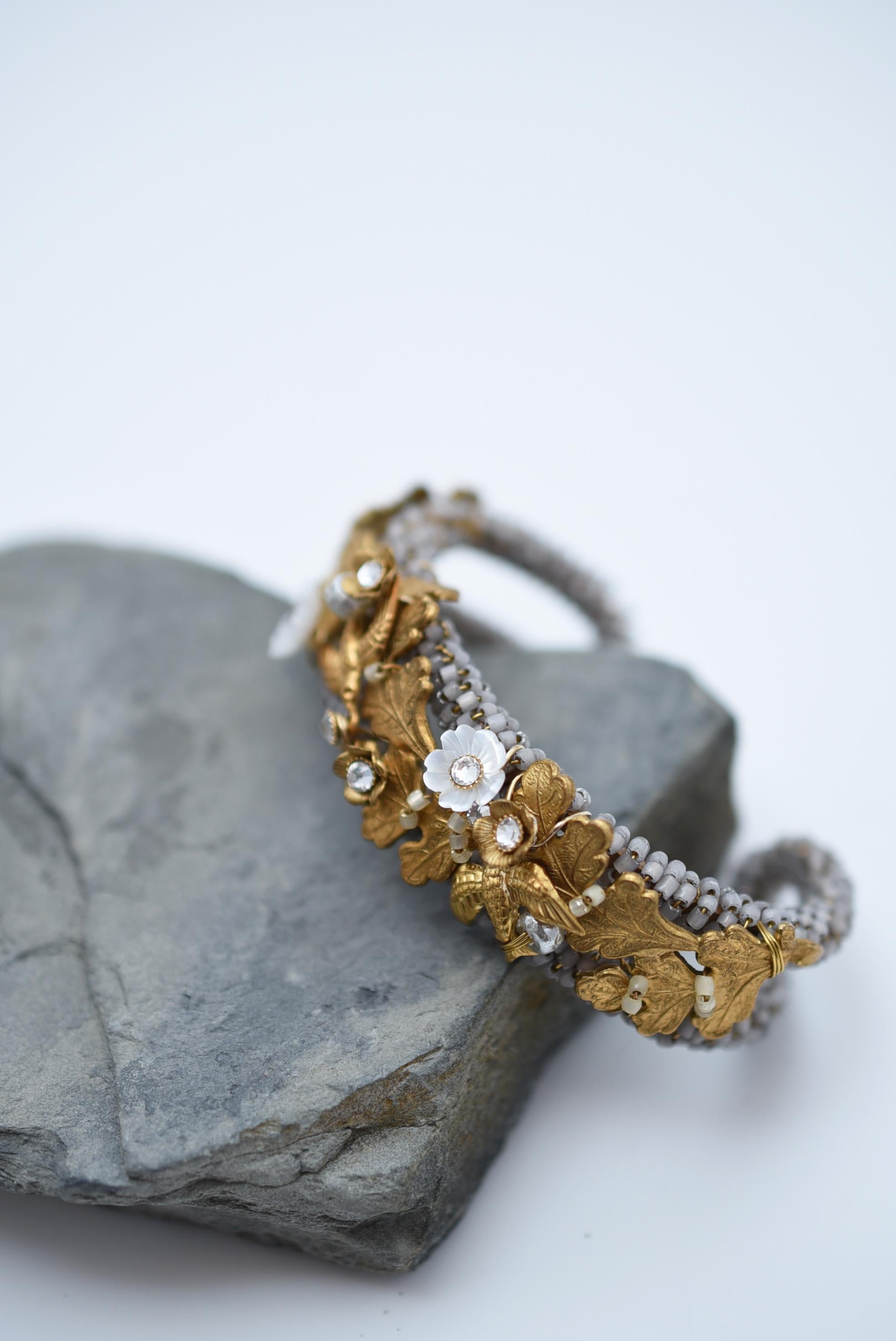 Bracelet fleur de loquat et oiseaux / bijoux vintage , bracelet vintage en vente 5