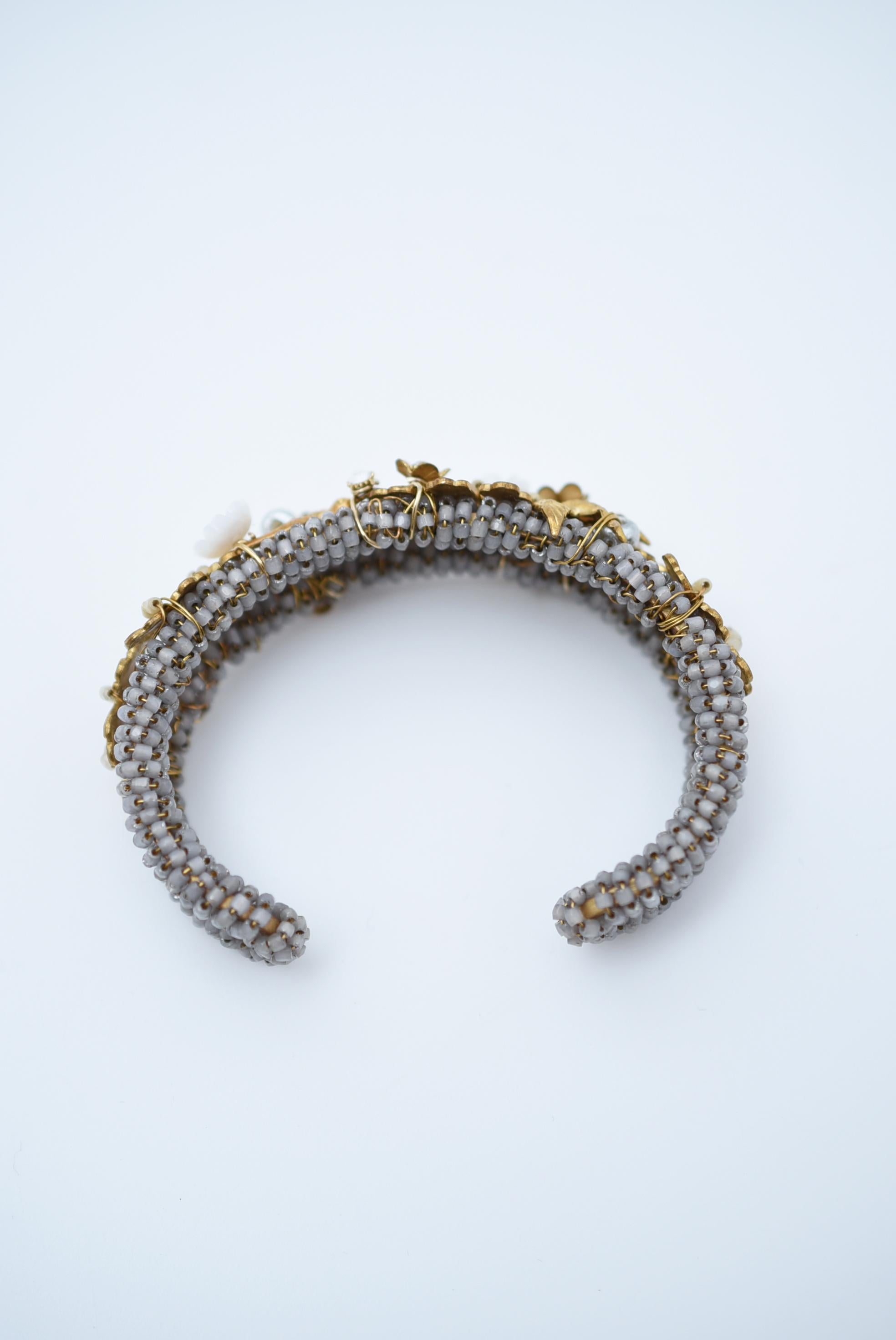 loquat flower and birds bangle / vintage jewelry , vintage bangle For Sale 1