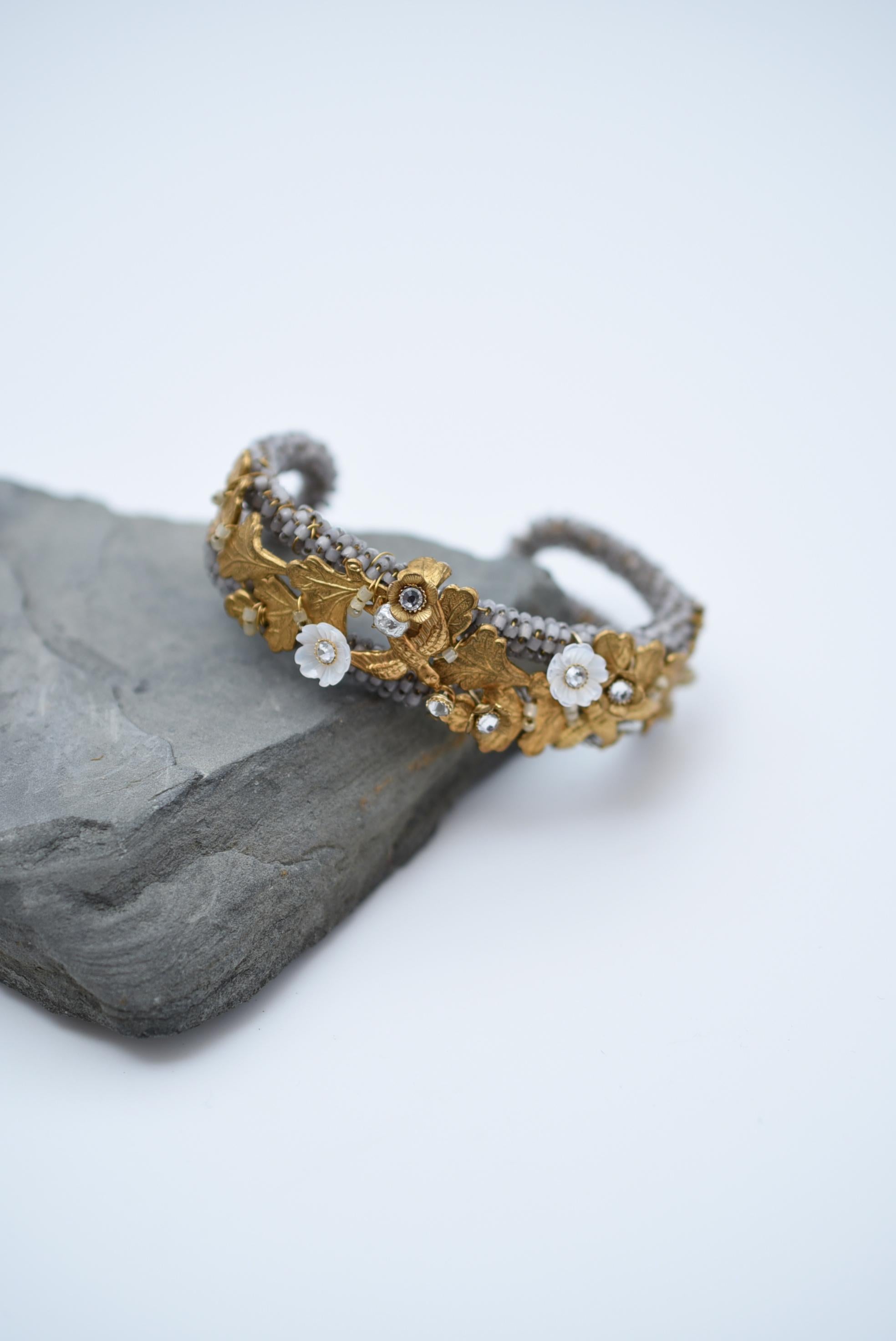 loquat flower and birds bangle / vintage jewelry , vintage bangle For Sale 3