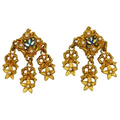L'OR DU SOIR Pendientes colgantes vintage en tono dorado con joyas