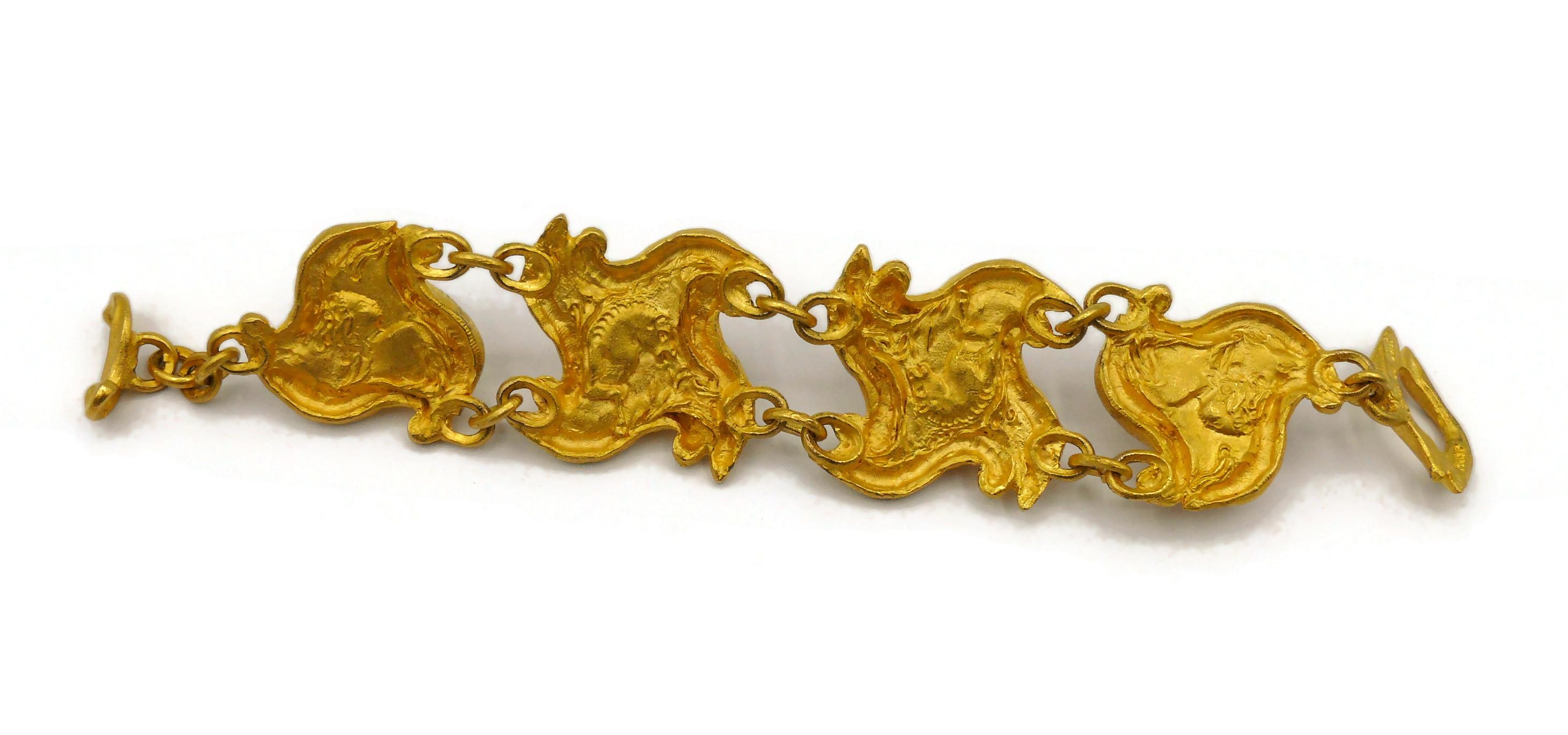 L'OR DU SOIR Vintage Gold Tone Link Bracelet For Sale 9