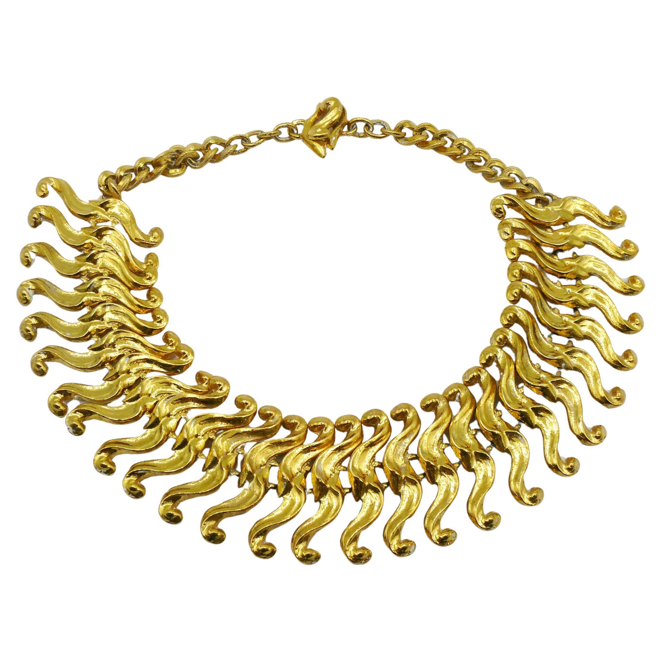 L'OR DU SOIR Vintage Gold Tone Scroll Link Necklace For Sale