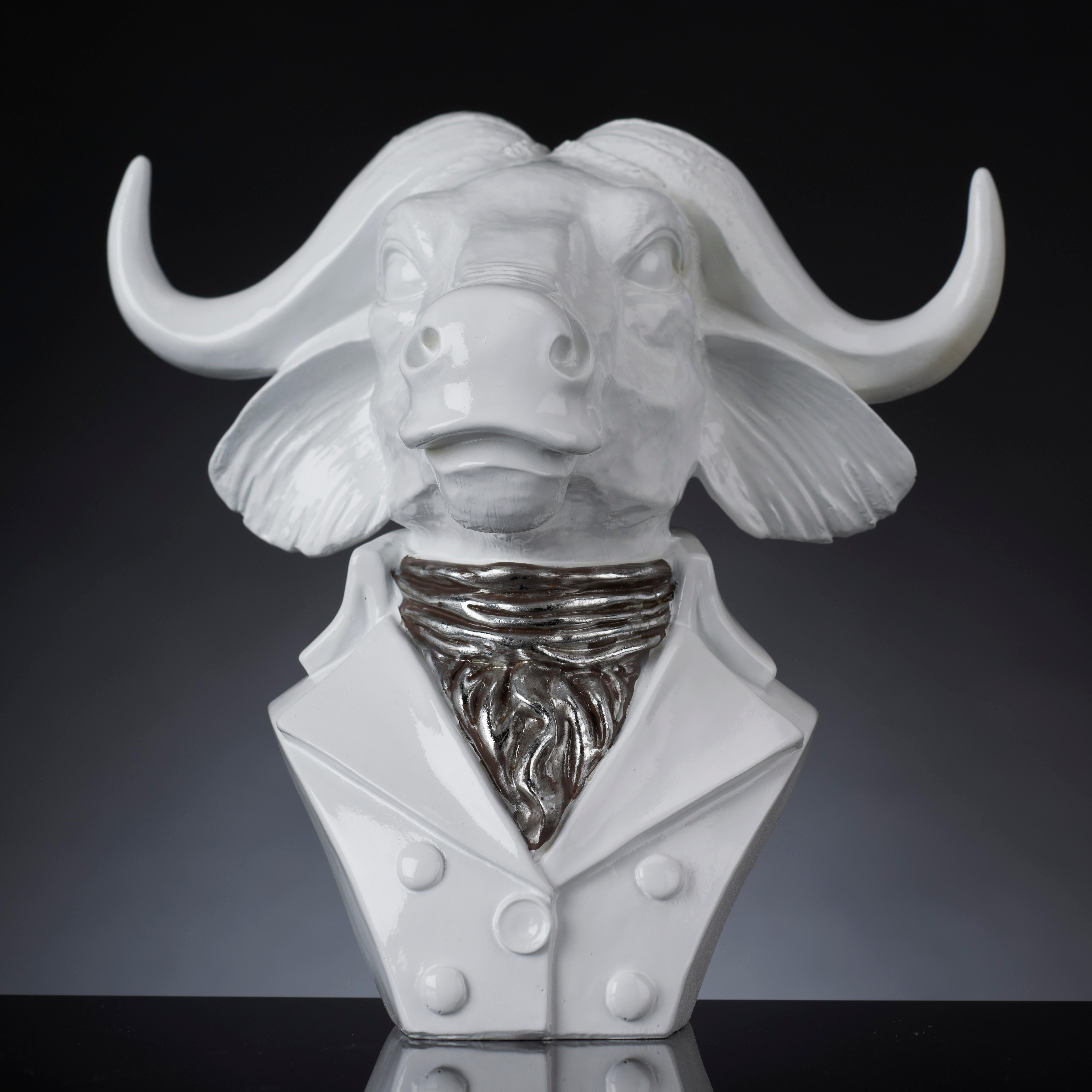 Lord Buffalo Kleines, dekoratives Objekt aus Harz, hergestellt in Italien (Moderne) im Angebot