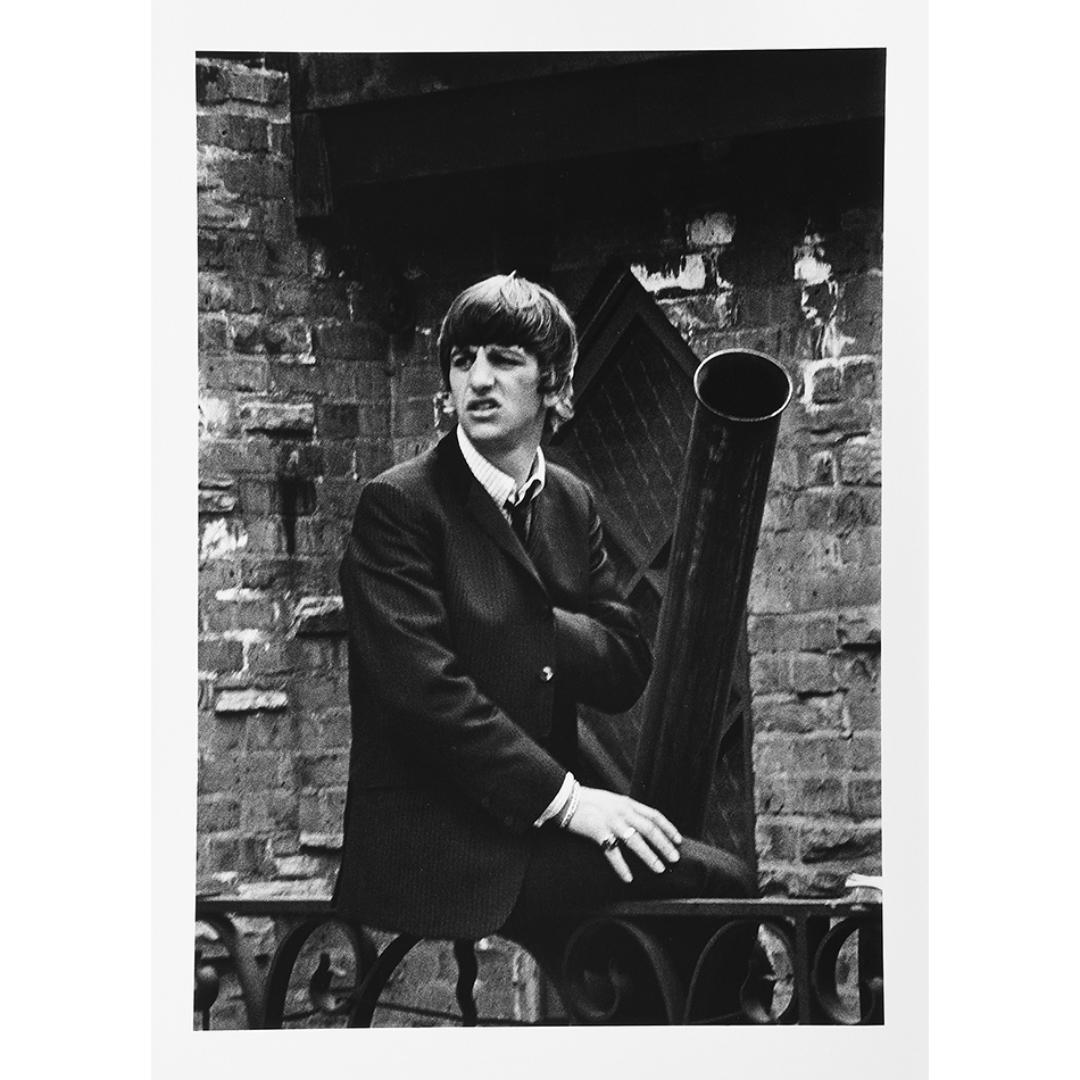 Lord Christopher Thynne Portrait Print - The Beatles, Ringo Starr sitting at Marylebone Station