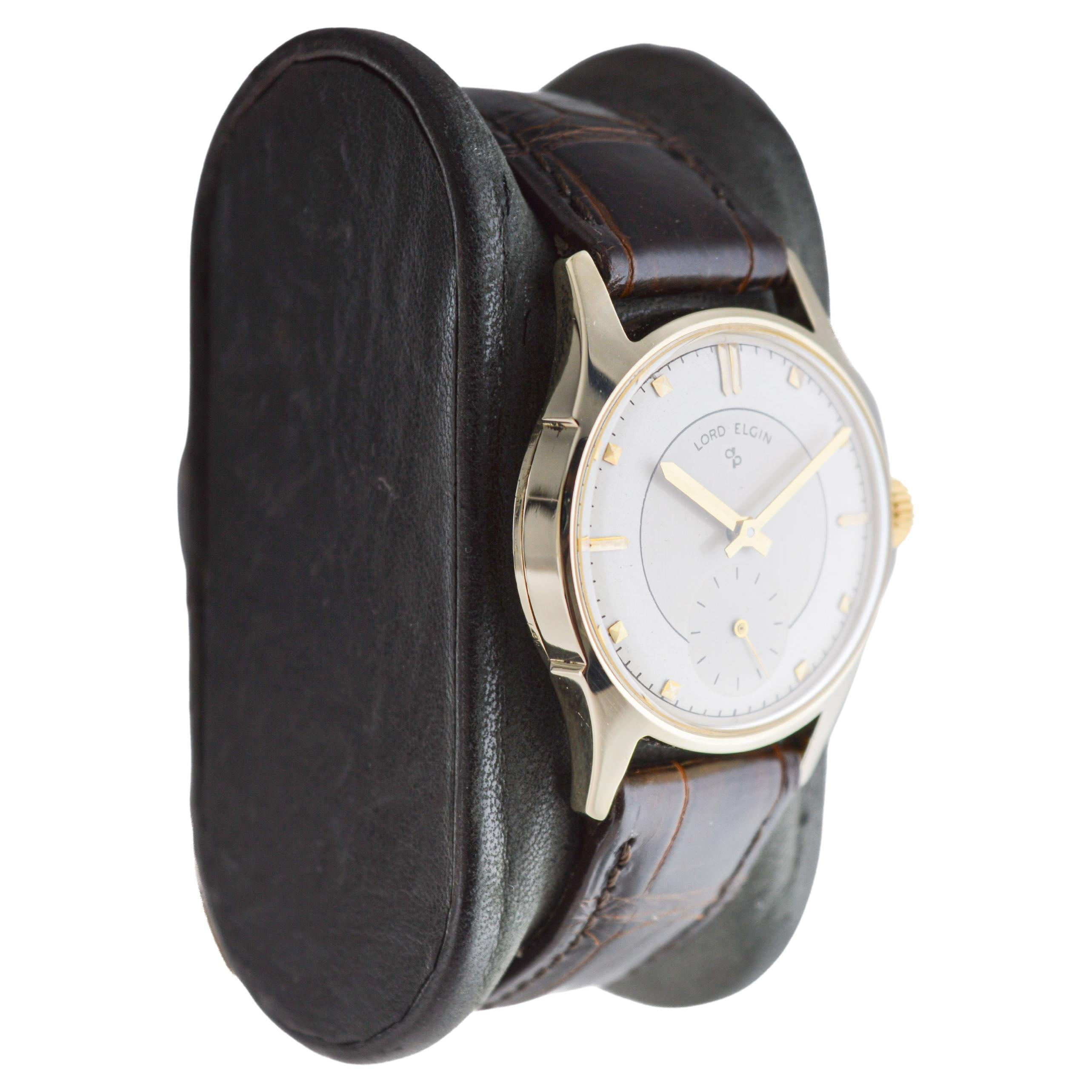FACTORY / HOUSE: Lord Elgin
STYLE / REFERENCE: Art Deco / Reference 8578
METAL / MATERIAL: 14kt Solid Gold
CIRCA / YEAR: 1960's
DIMENSIONS / SIZE: Length 37mm X Diameter 29mm
MOVEMENT / CALIBER: Manual Winding / 23 Jewels / Caliber 730
DIAL / HANDS: