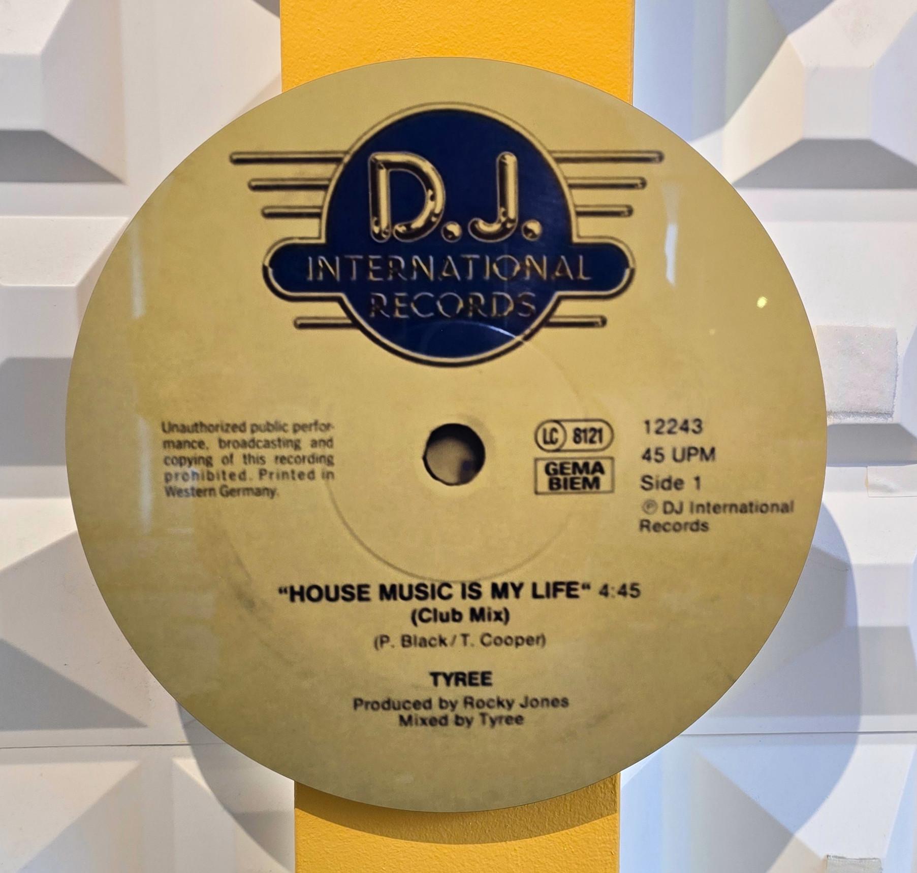 Etichette House in Giallo IV (Chicago, Classico, O.G., Dance, Club, Iconico, 30% OFF) - Photograph di Lord Fauntleroy