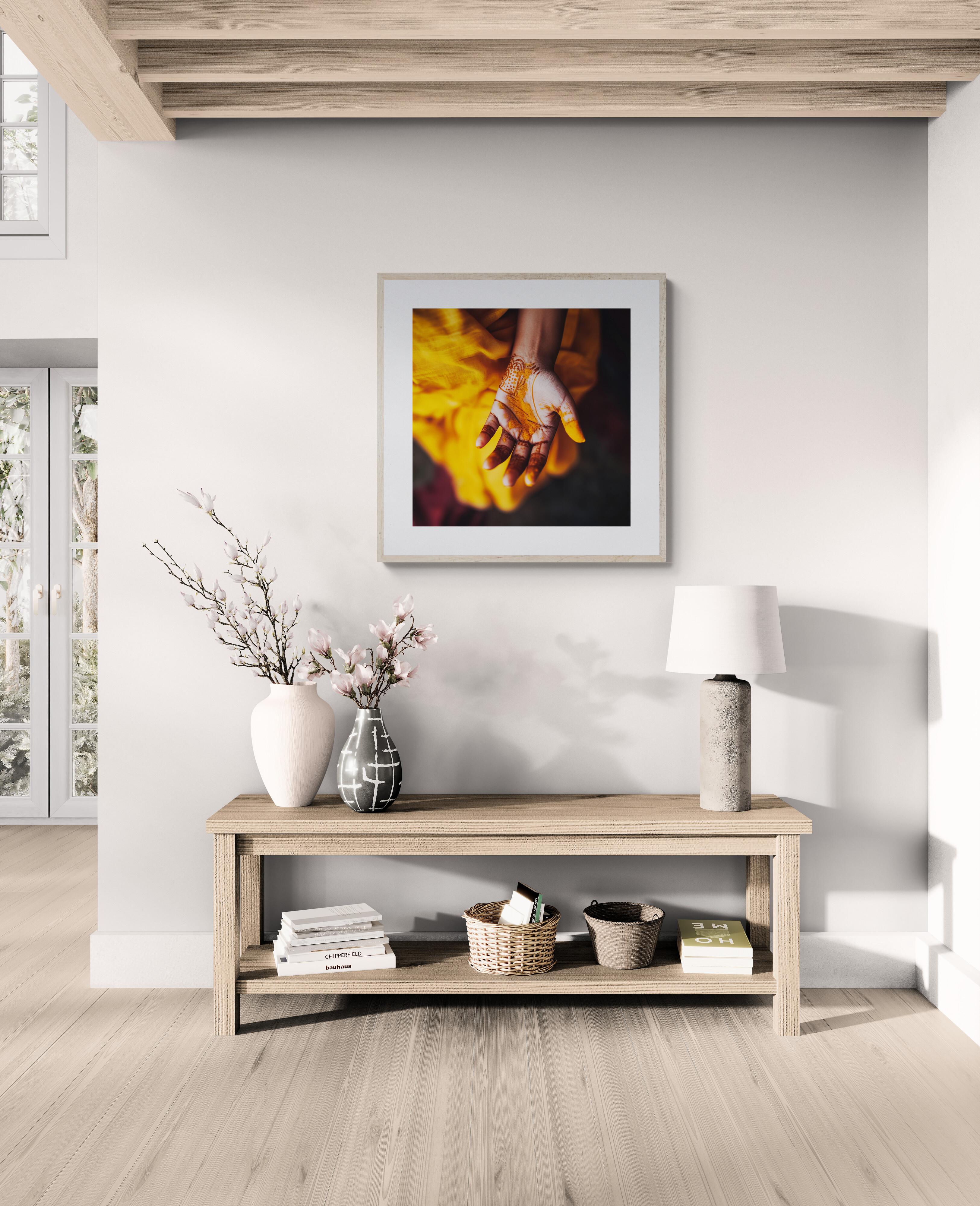 Ensemble de mains (Inde, festival Holi, chaleur, safran, main, fraîcheur, ~30% off) en vente 5