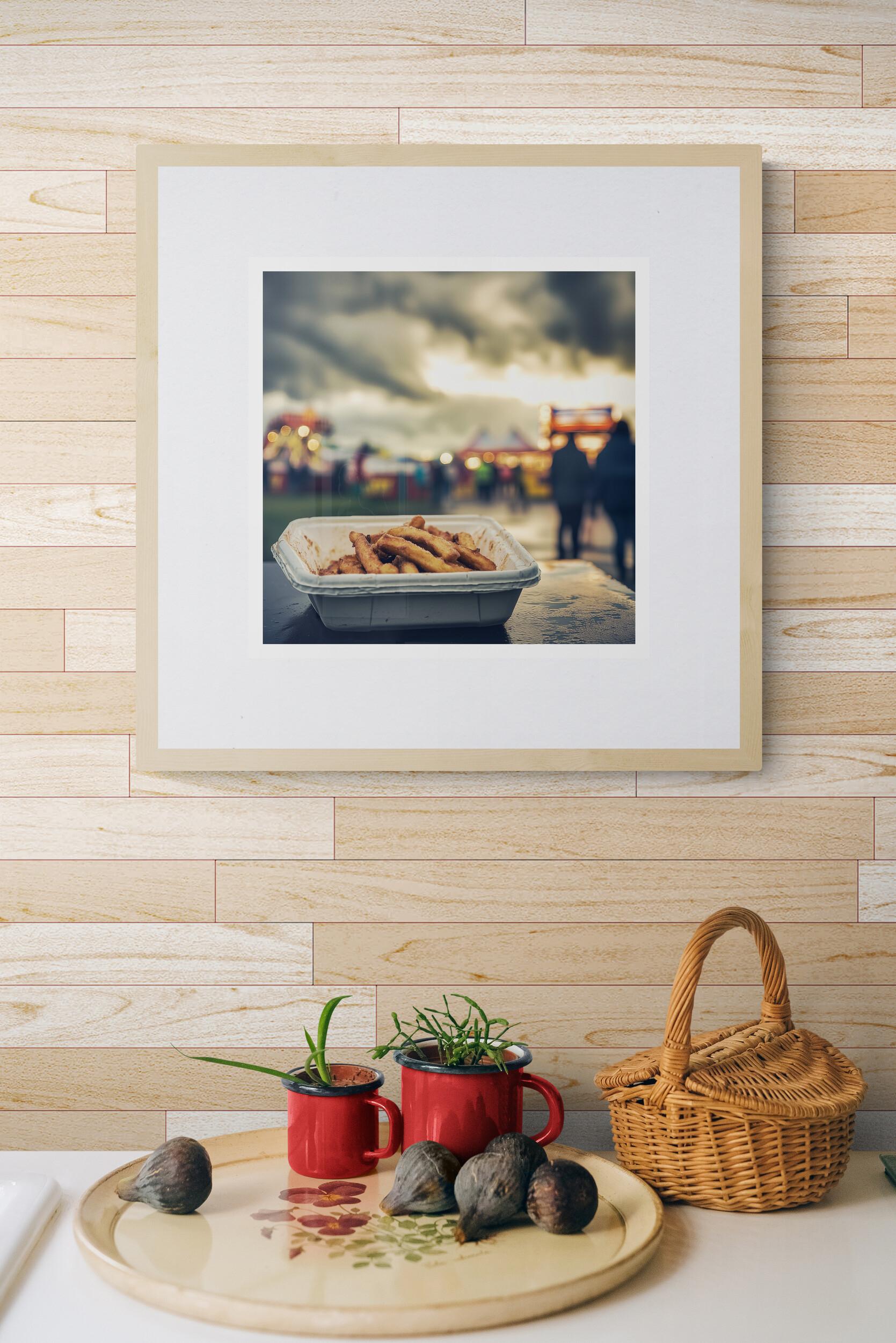 Wisc 1709-02-01 (Americana, County Fair, Food, Classic, Iconic, Sky, 30% off) - Marron Figurative Photograph par Lord Fauntleroy