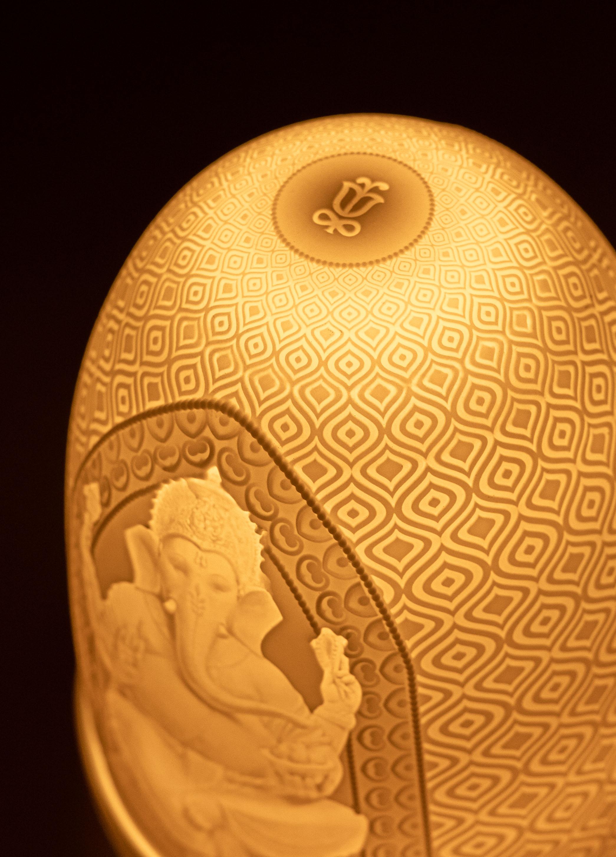 Contemporary Lord Ganesha & Goddess Lakshmi Dome Lamp For Sale