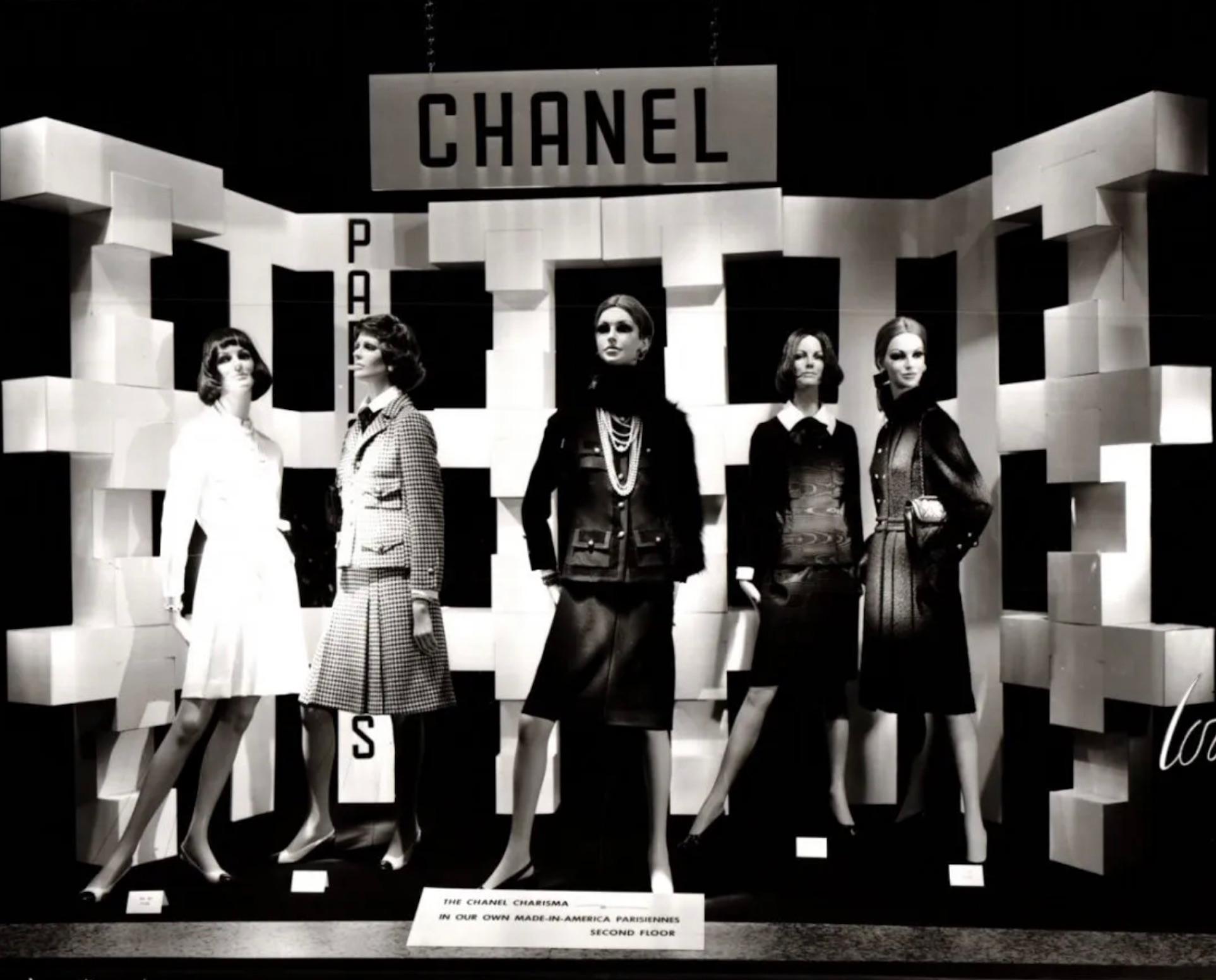Noir Veste Jackie à franges noire et dorée Lord & Taylor Parisiennes des années 1970 en vente