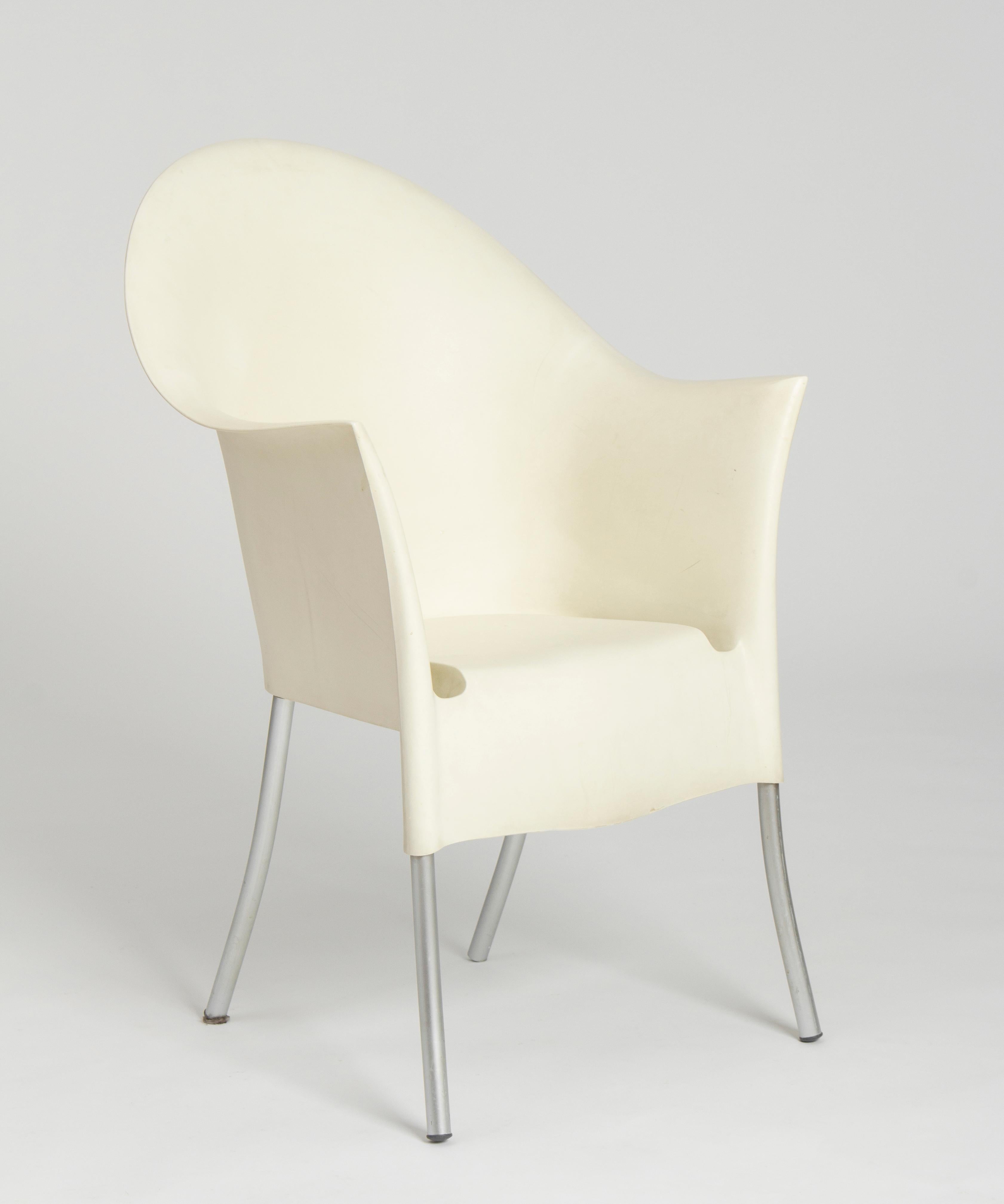 Le fauteuil Lord/One Garden a été conçu par Philippe Starck pour Driade.
Avec un excellent confort d'assise, la chaise de jardin Lord Yo a été conçue pour passer des heures agréables sur la terrasse ou dans votre jardin. Le fauteuil Lord Yo est une