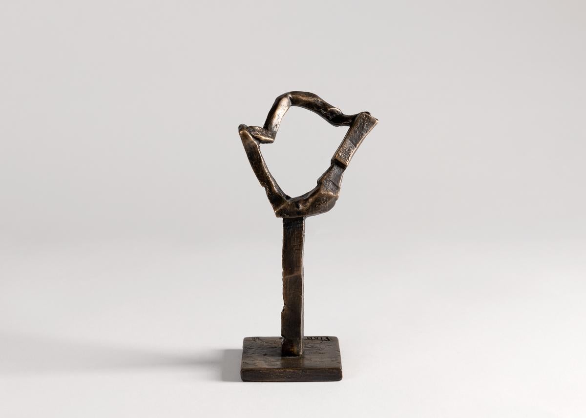 Il lavoro di Zigor è plasmato dal suo rapporto con l'ambiente della regione basca, sia dal paesaggio naturale che dal significato dell'identità basca. Le sue sculture e i suoi disegni sono caratterizzati da una semplicità duratura e da una