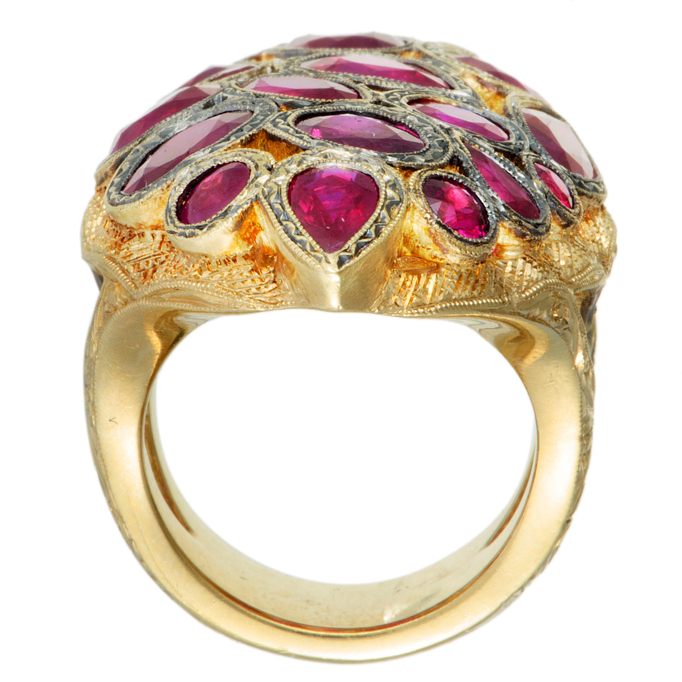 Embracing the renowned design values that are prominent in Loree Rodkin’s pieces, this extraordinary ring compels with its attractively offbeat style and fashionable gemstone décor. The ring is expertly crafted from 18K yellow gold and it is