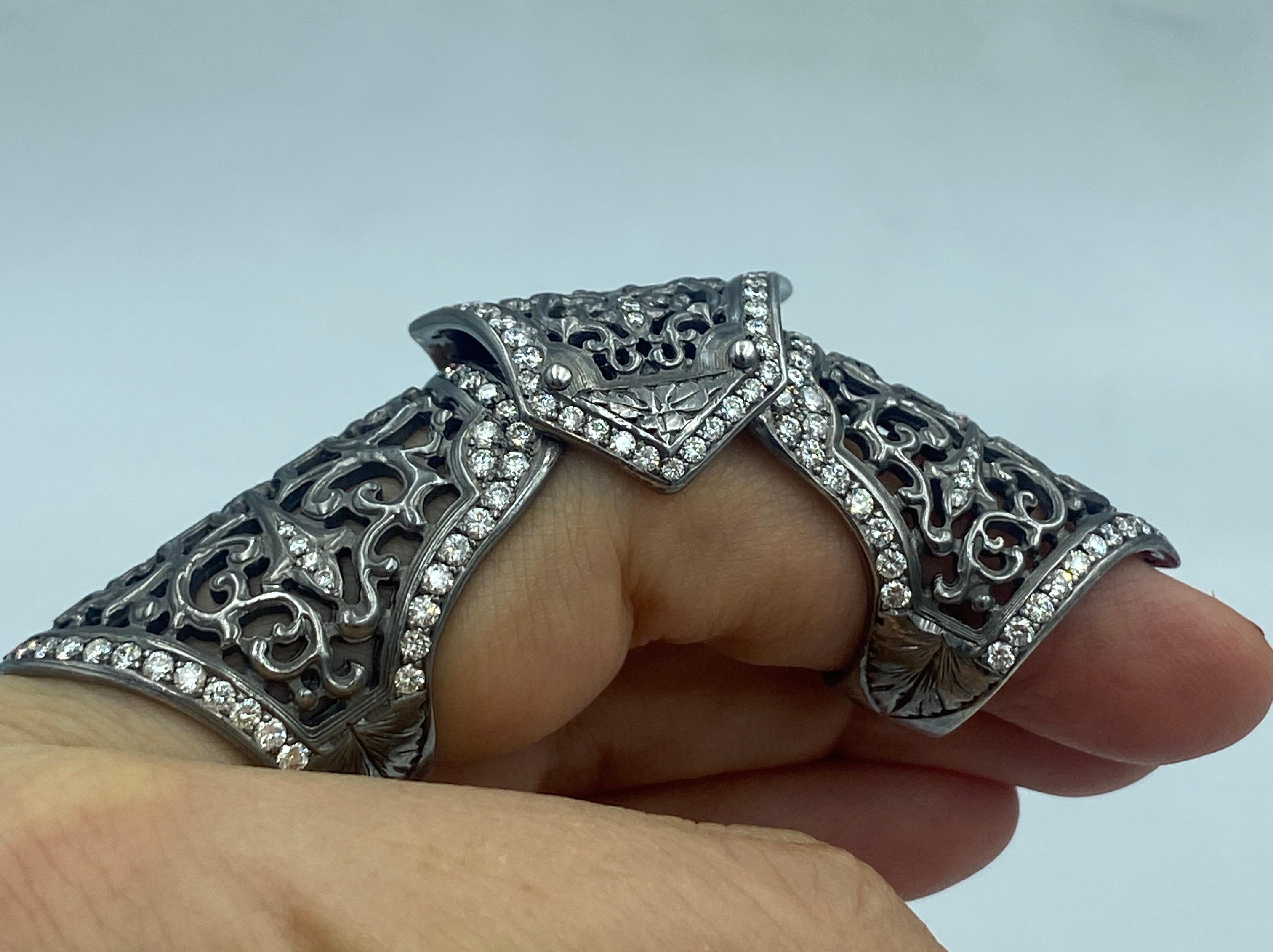 Women's or Men's Loree Rodkin 18k gold and diamond knight's knuckle ring For Sale