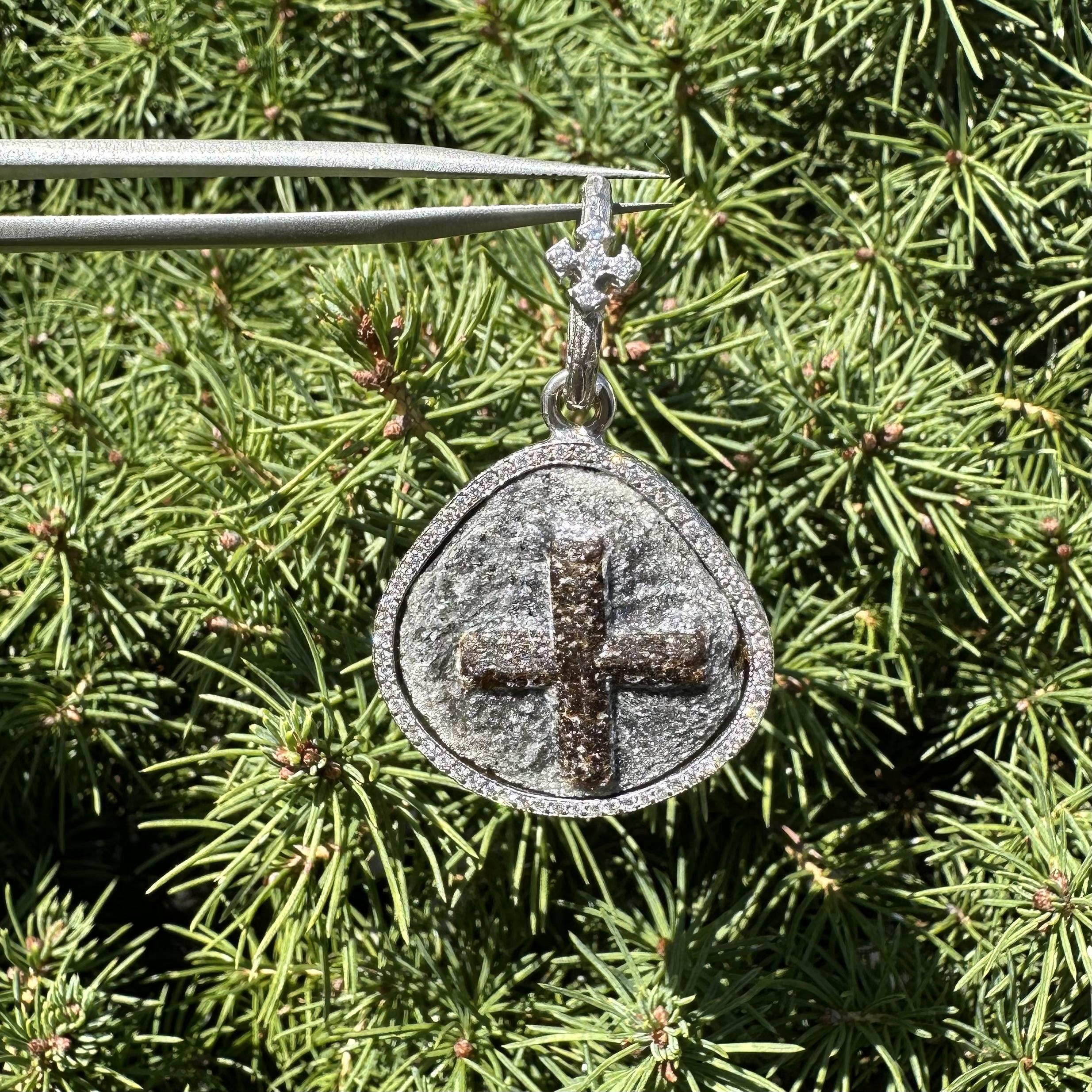 Loree Rodkin 18k Gold Carved Staurolite Fine Diamond Frame Cross Pendant For Sale 8