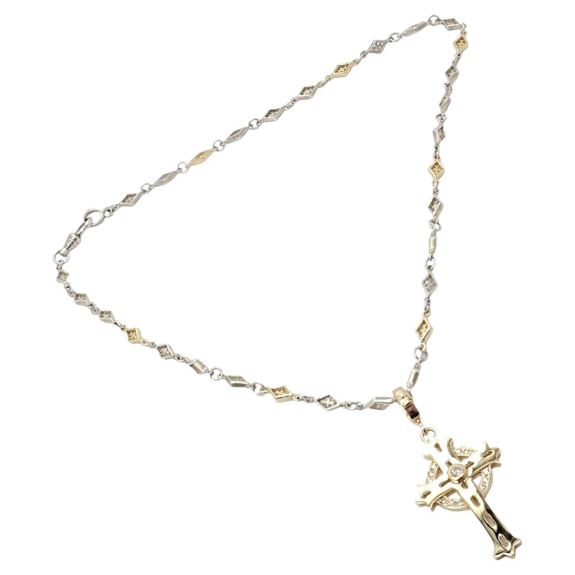Loree Rodkin Collier pendentif en forme de croix en or jaune et argent avec diamants en vente