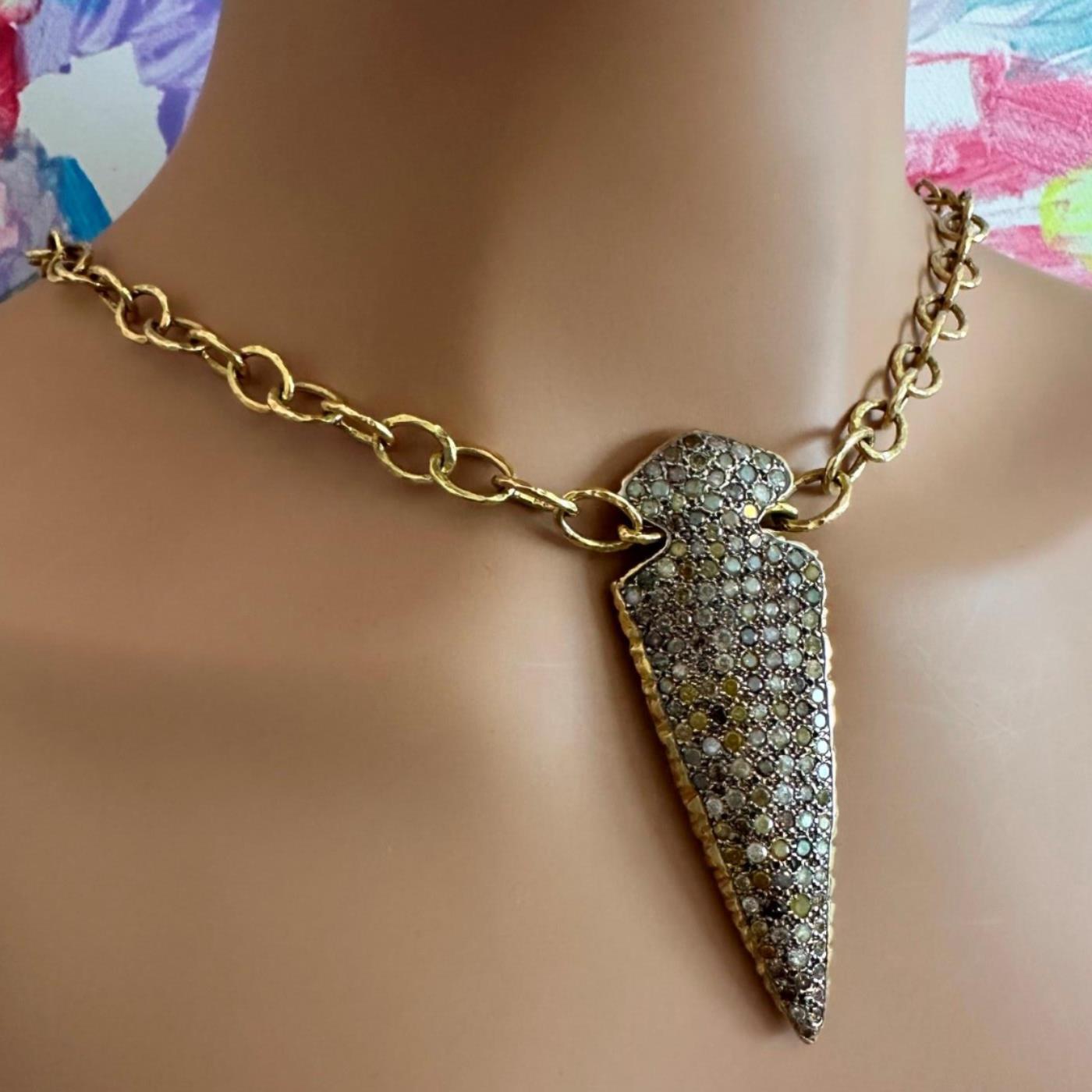 Loree Rodkin Diamond Arrowhead Gold Pendant Necklace Estate of Jackie Collins For Sale 1