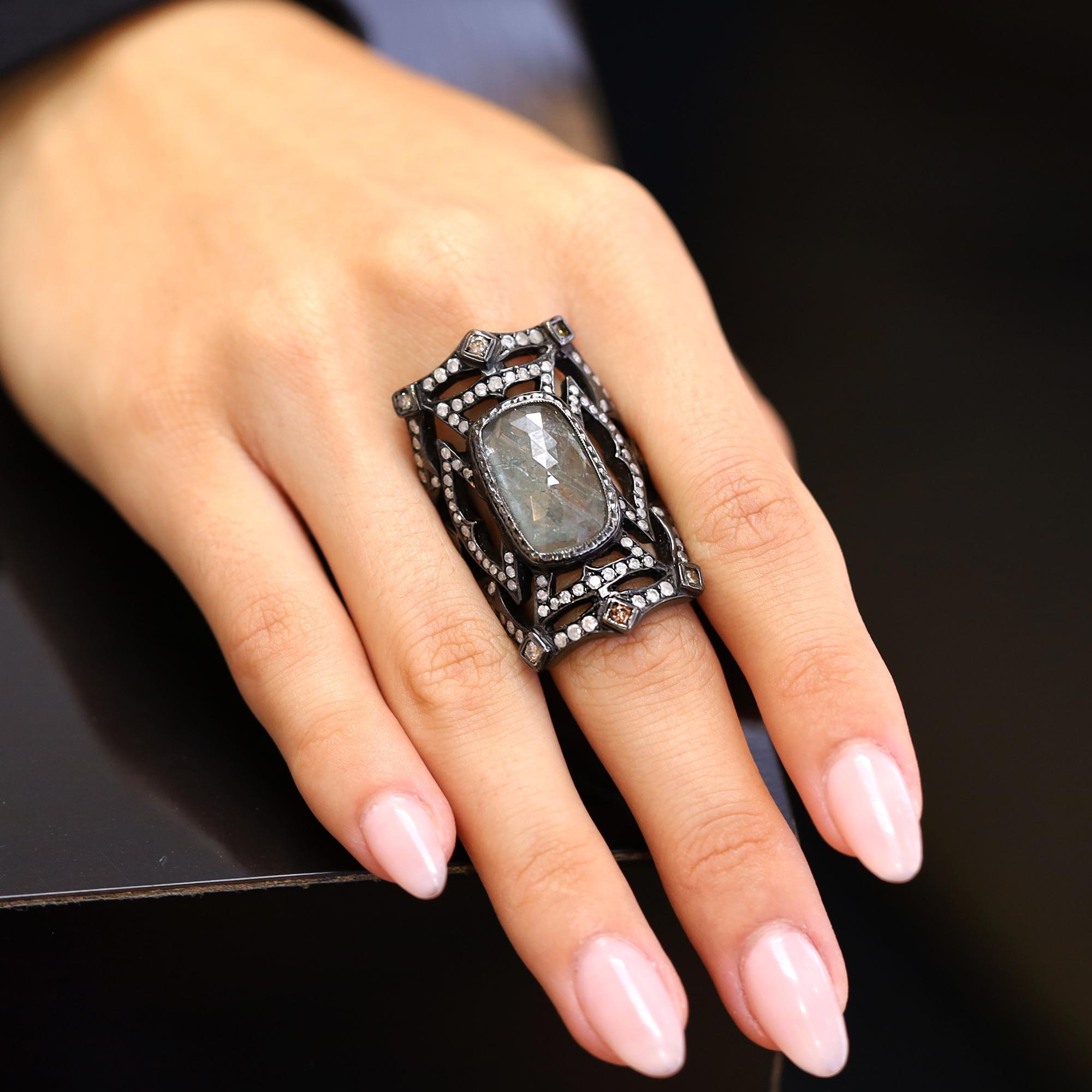Taglio a rosa Loree Rodkin Anello Cocktail Gotico con Diamante Centrale da 6 Carati in vendita