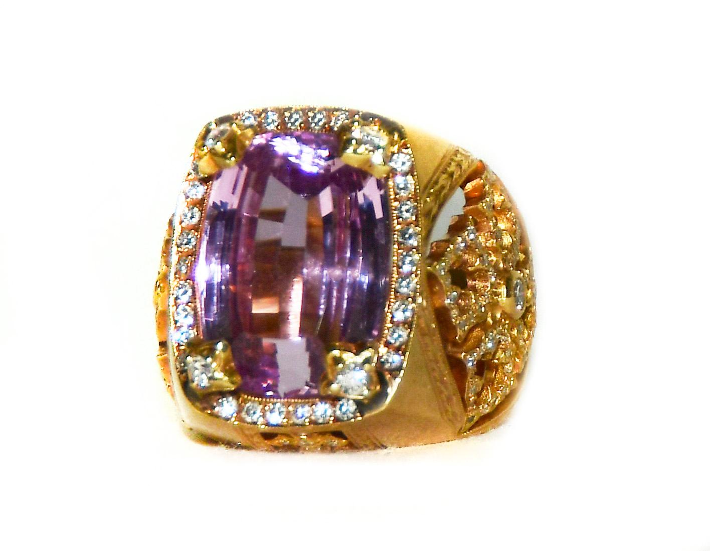 Loree Rodkin Gothic Collection Diamond and Emerald Cut Kunzite Ring In Good Condition In Palm Beach, FL