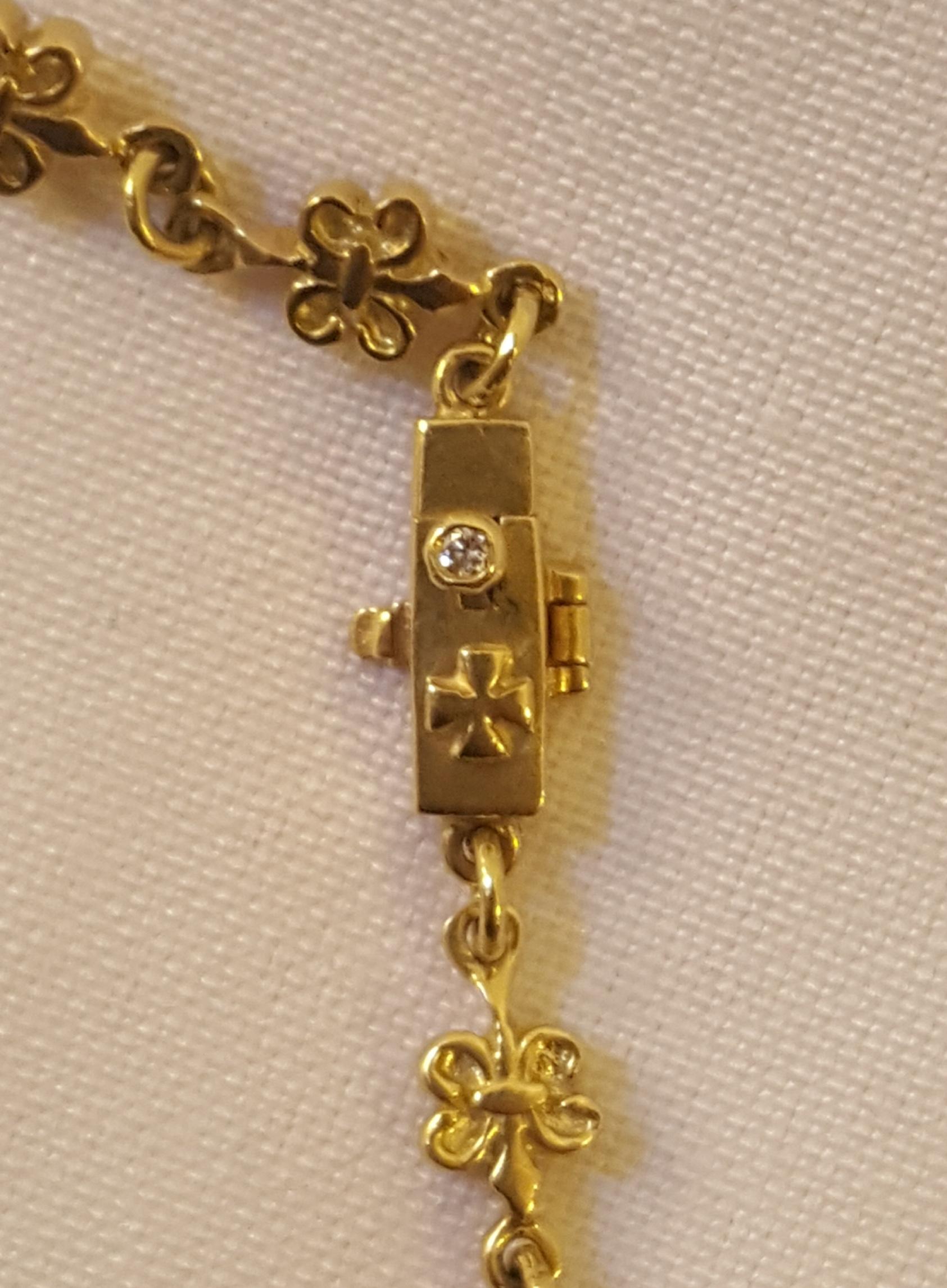 Loree Rodkin Gothic Collection Ornate Diamond 18 Karat Gold Cross Necklace In Excellent Condition In Palm Beach, FL