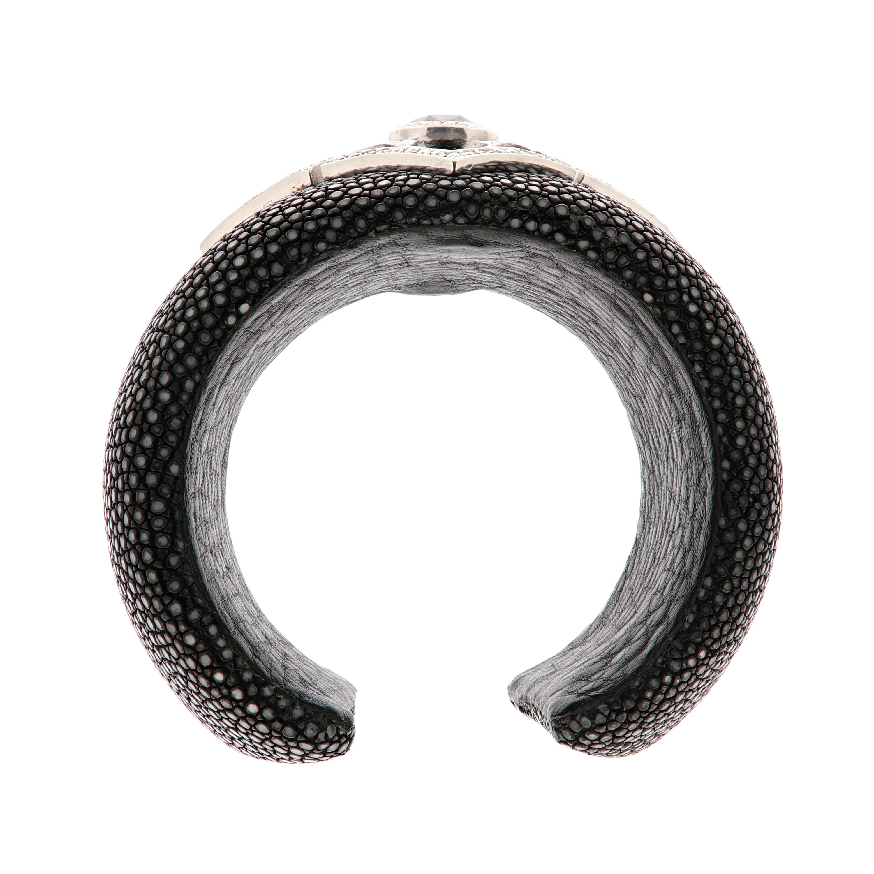 Loree Rodkin Wide Cuff Shagreen Diamond Bracelet In Excellent Condition In Troy, MI