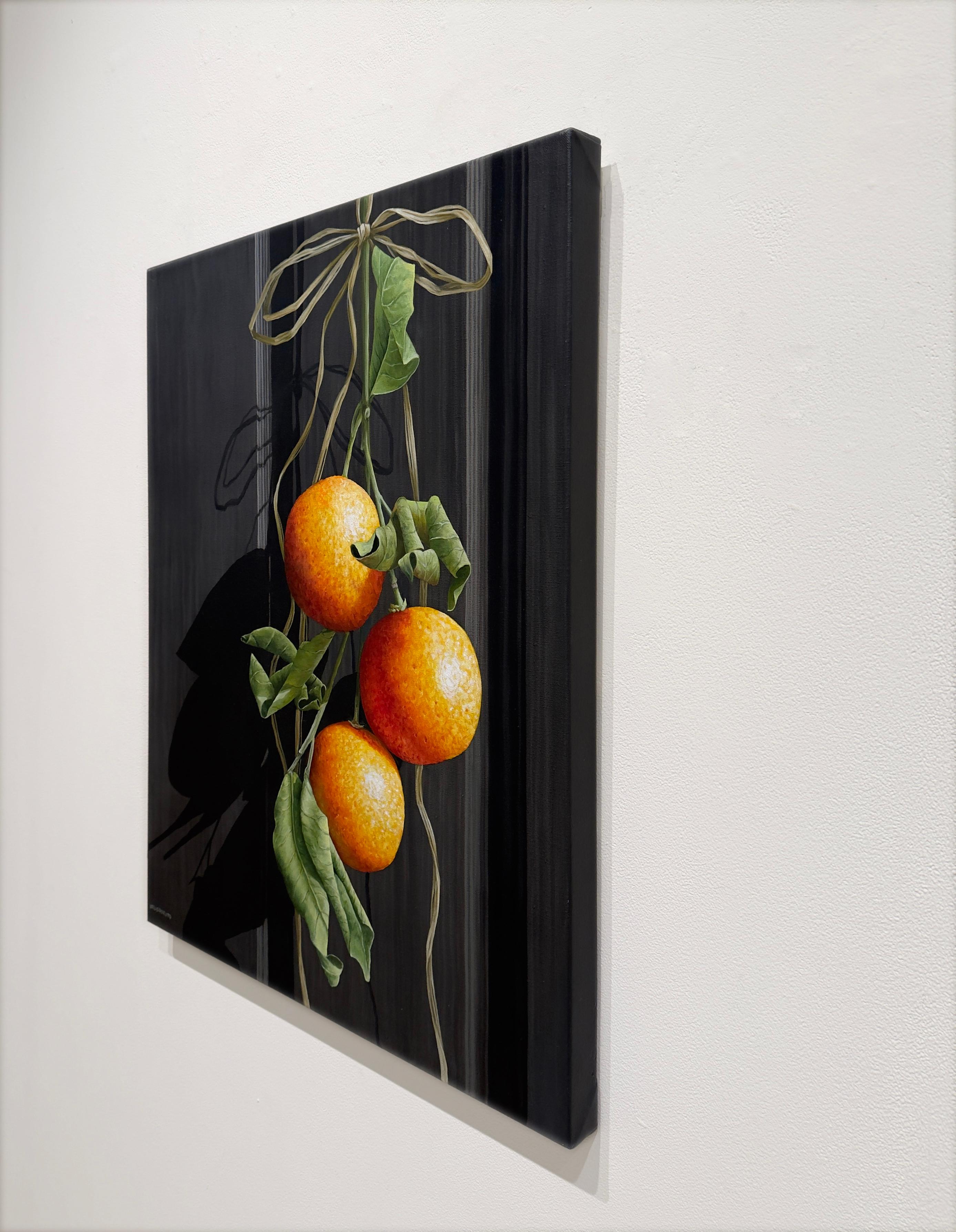 TANGERINES - Realismo Contemporáneo / Bodegón / Fruta - Still-Life Painting Gris de Loren DiBenedetto