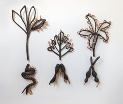 Sculpture en bois, installation murale, 287 pièces : "Specimens"