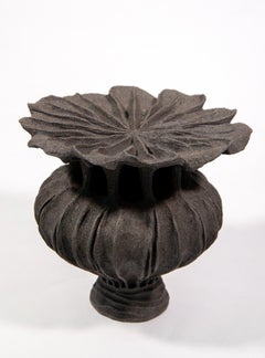 Capsula di semi di papavero nero n. 2 - scultura contemporanea in ceramica realizzata a mano