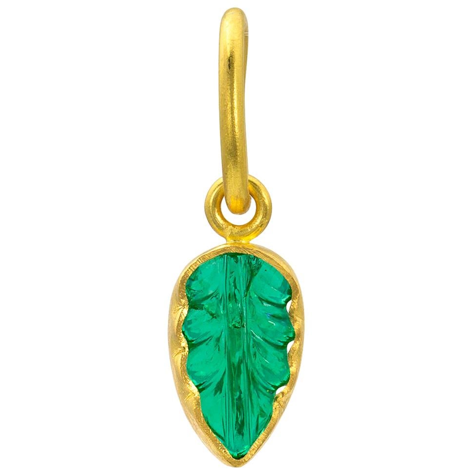 22 Karat Yellow Gold and Bezel Set Natural Emerald Carved Leaf Charm For Sale