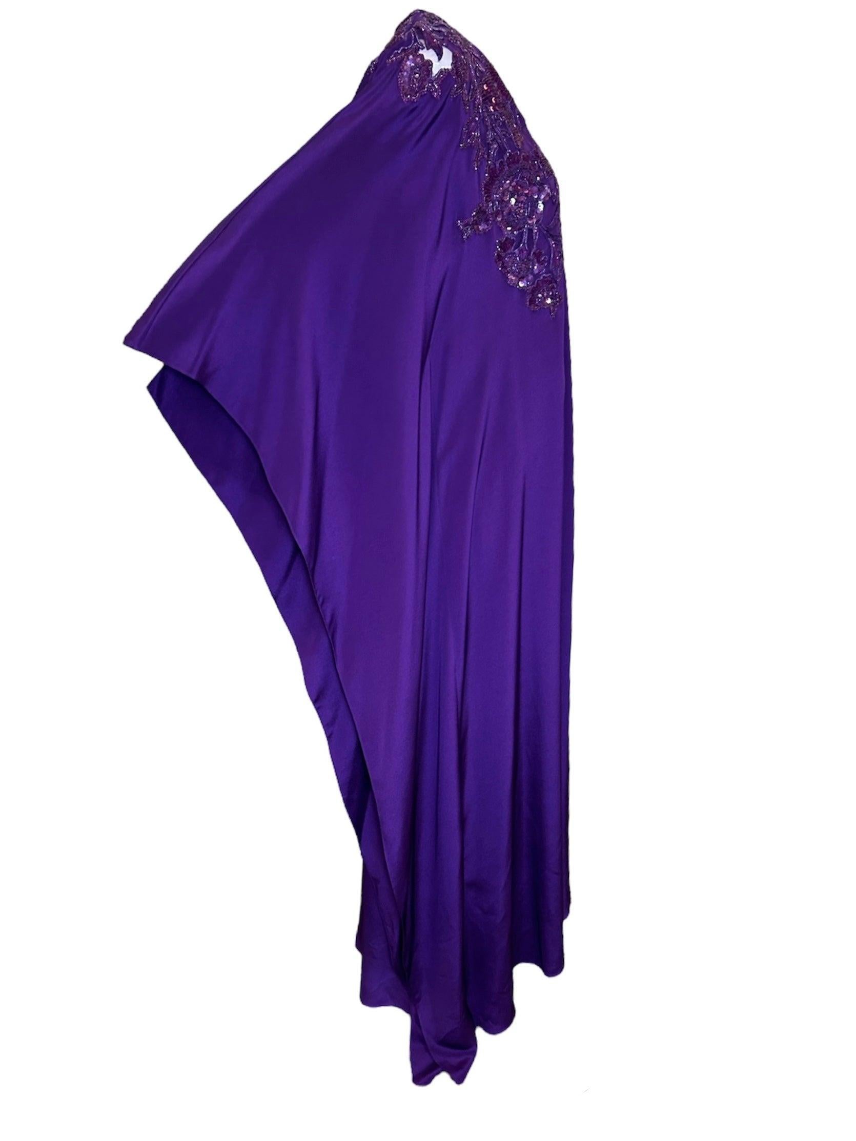 Lorena Sarbu Purple Silk Caftan w/Sequins and Beading In New Condition For Sale In Los Angeles, CA